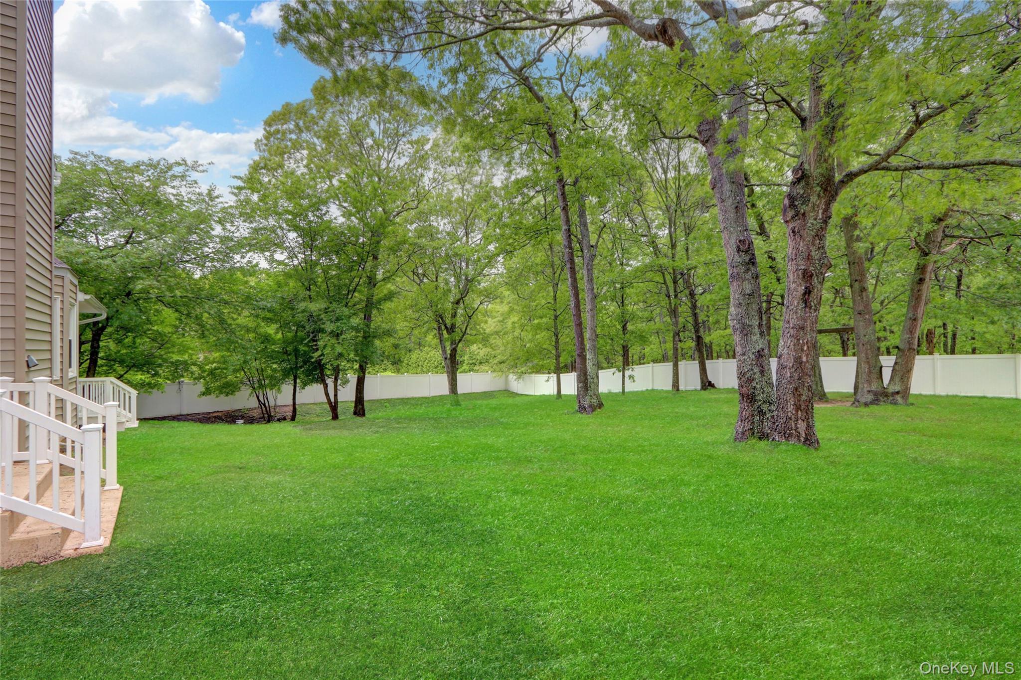 Single Family Teller  Suffolk County, NY 11727, MLS-869248-24