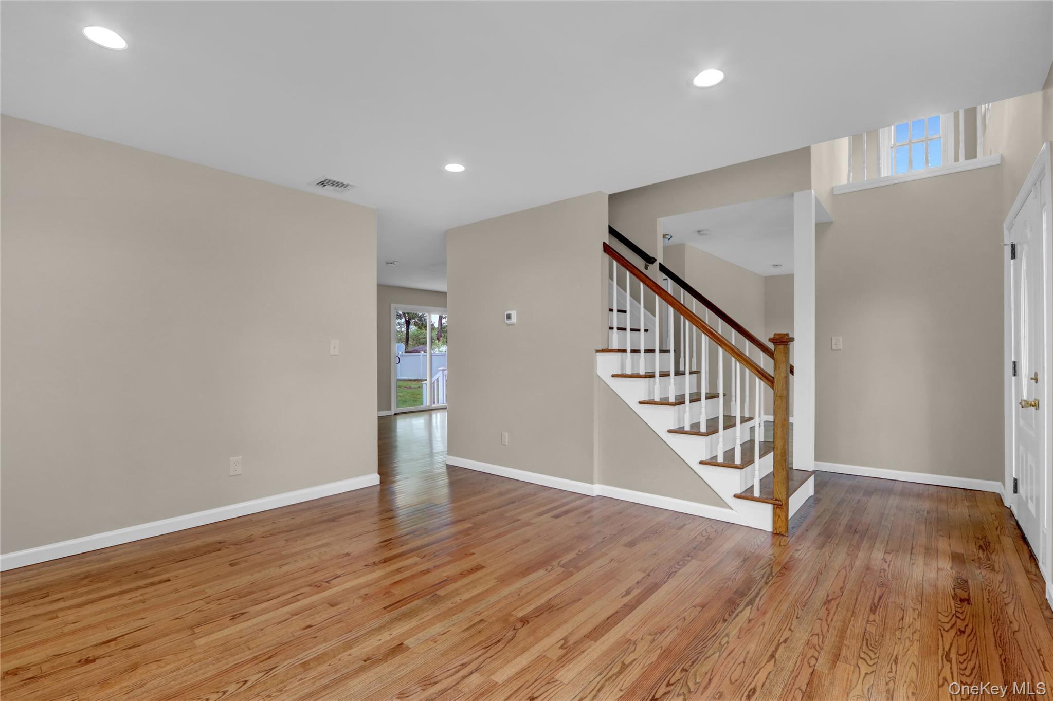 Single Family Teller  Suffolk County, NY 11727, MLS-869248-4