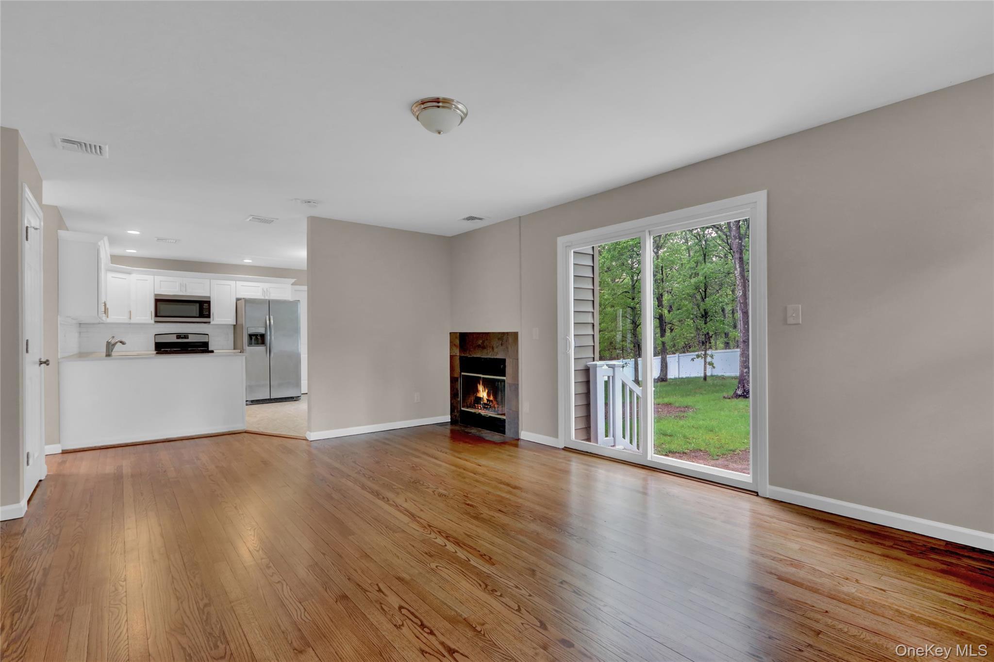 Single Family Teller  Suffolk County, NY 11727, MLS-869248-8