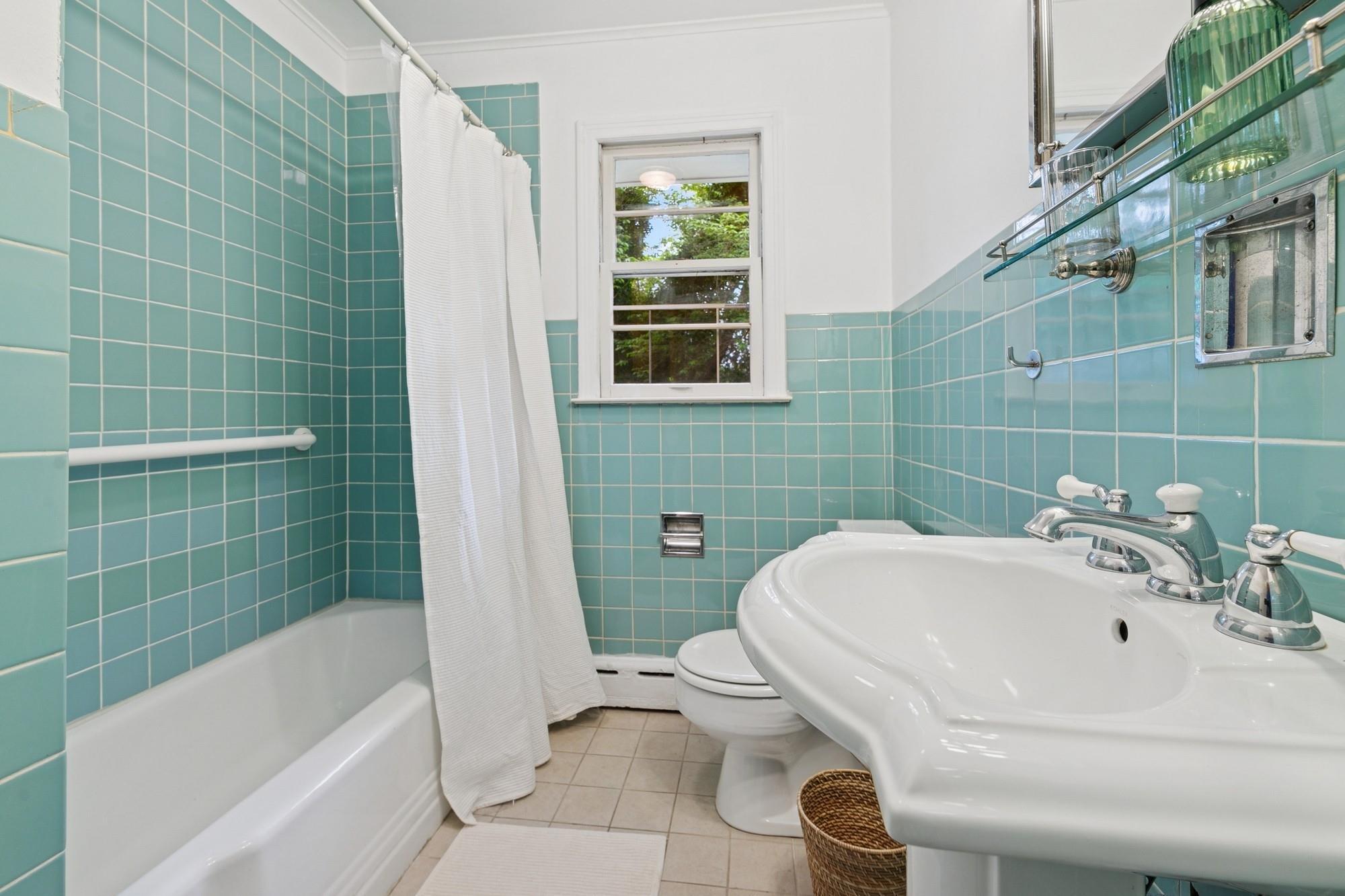 Single Family Cooper  Suffolk County, NY 11937, MLS-869274-8