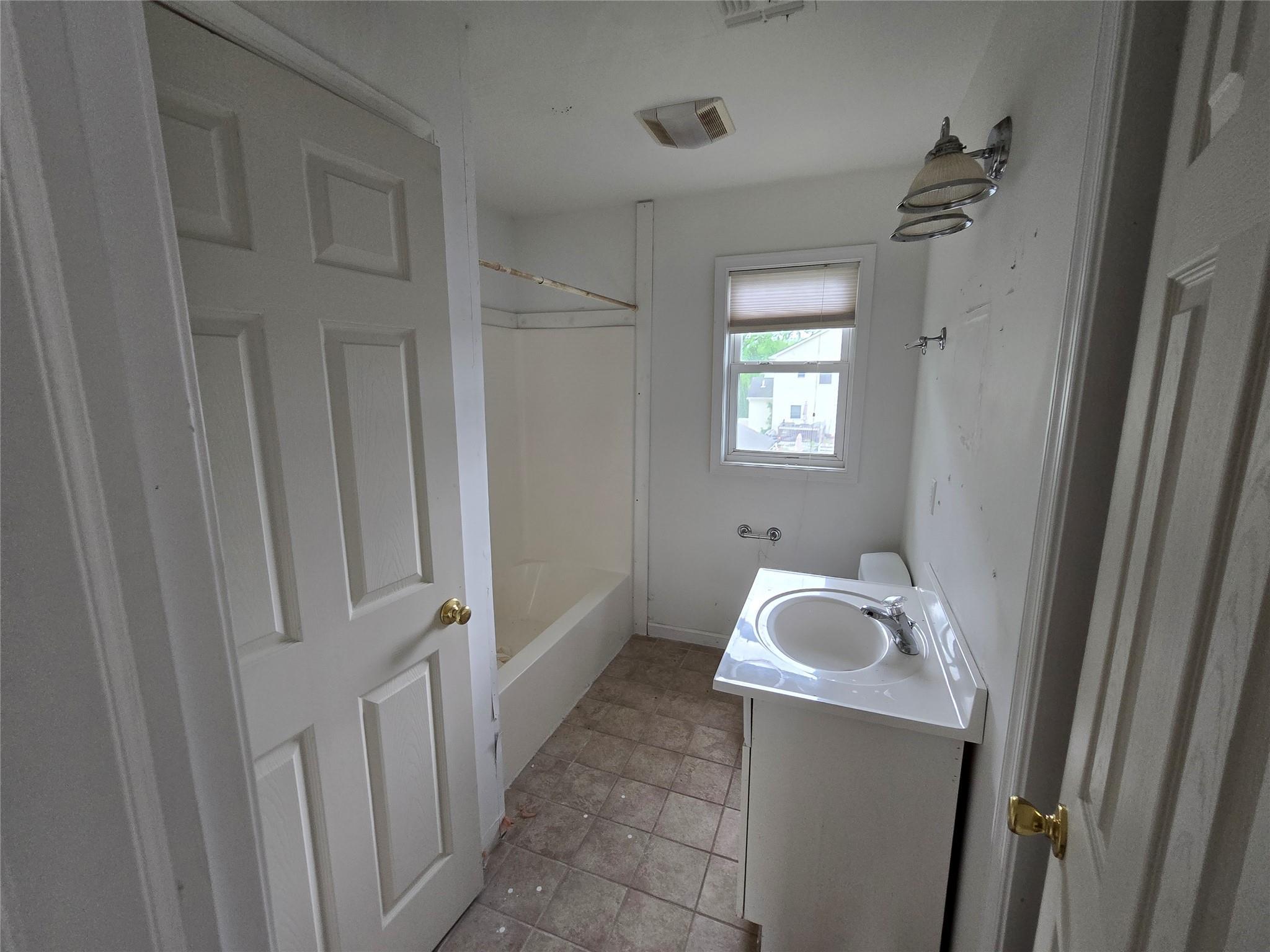 Single Family Thompson  Orange County, NY 12771, MLS-869314-11