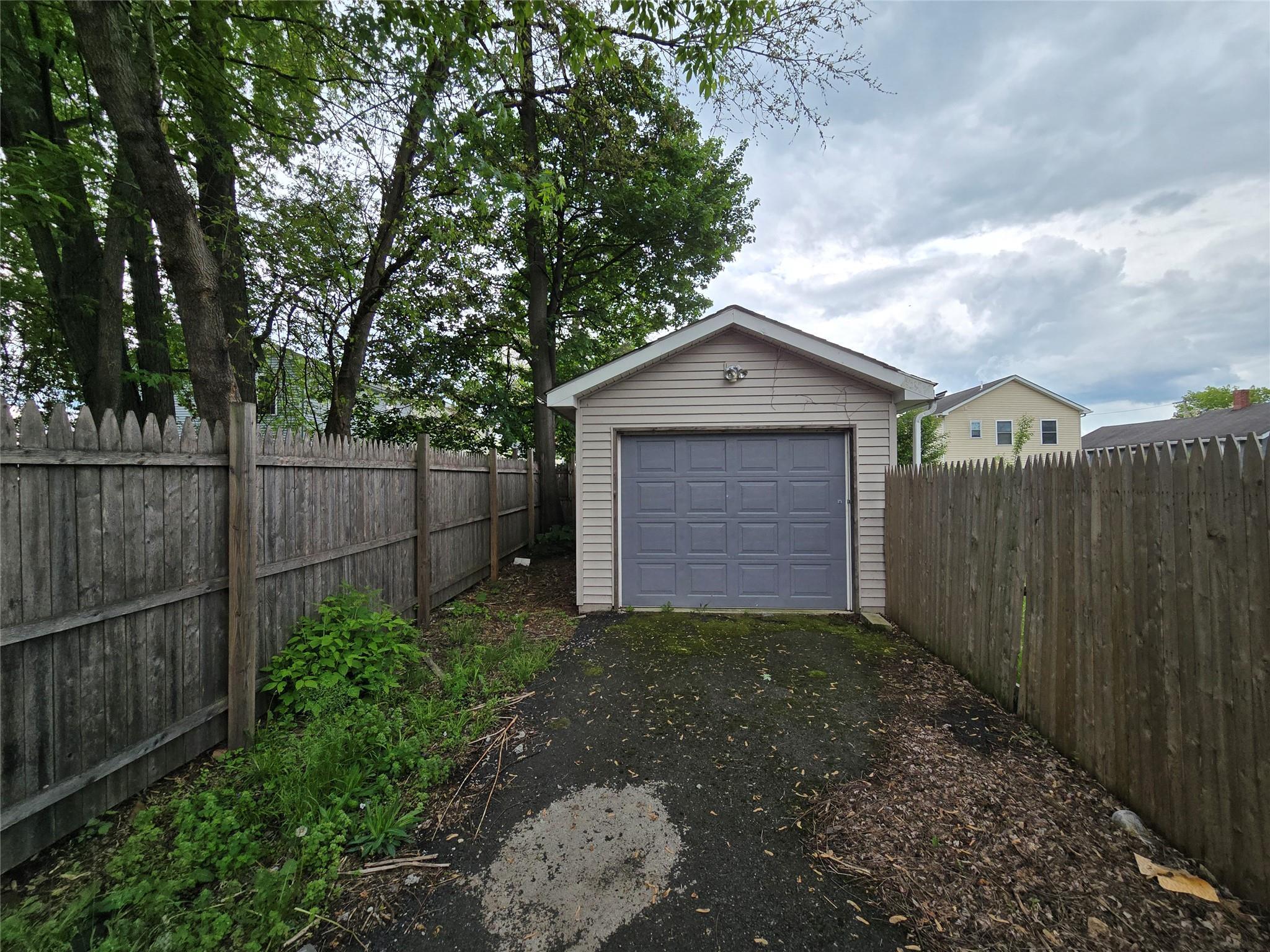 Single Family Thompson  Orange County, NY 12771, MLS-869314-12