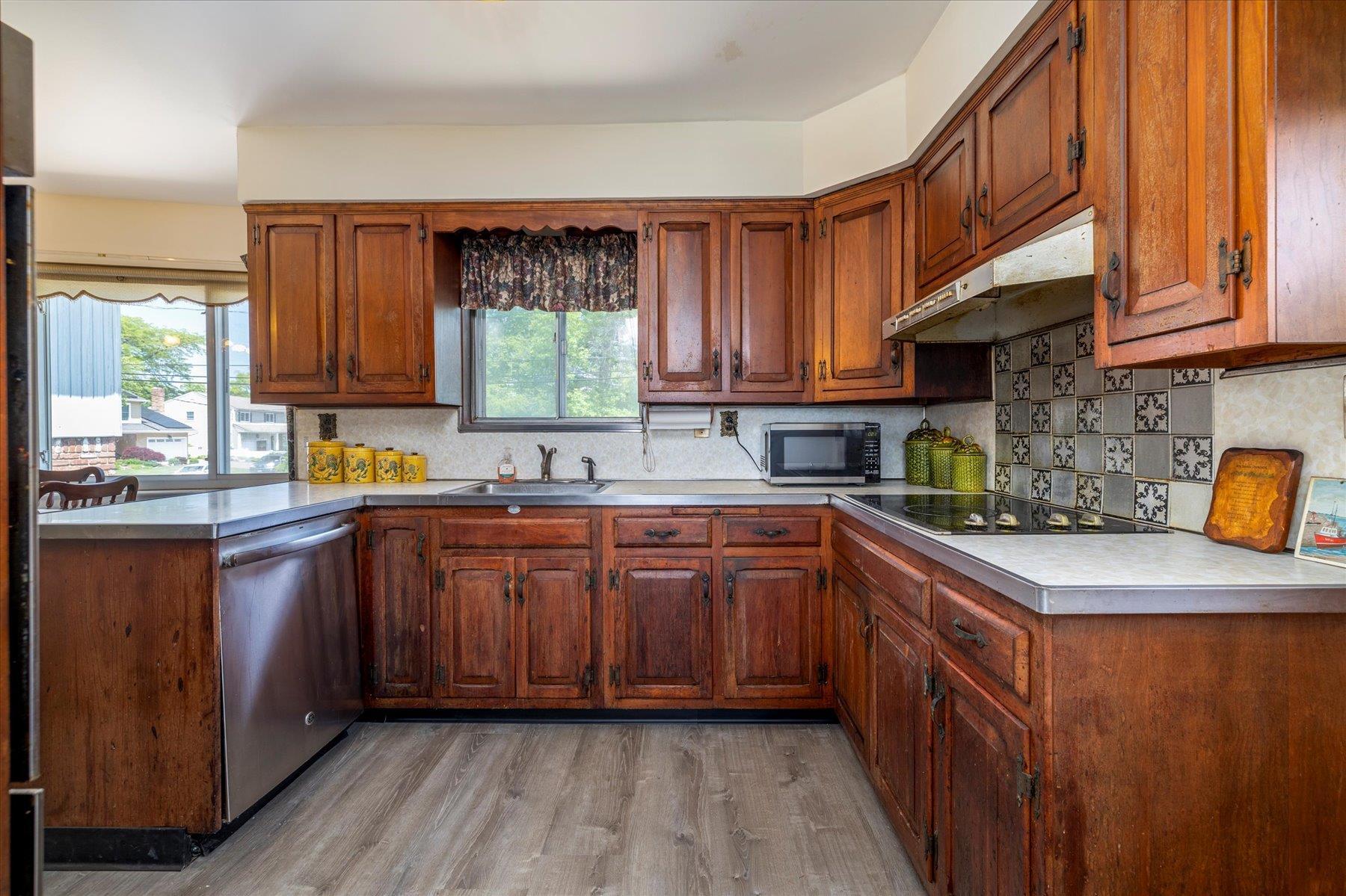 Single Family Gloucester  Nassau County, NY 11758, MLS-869383-10