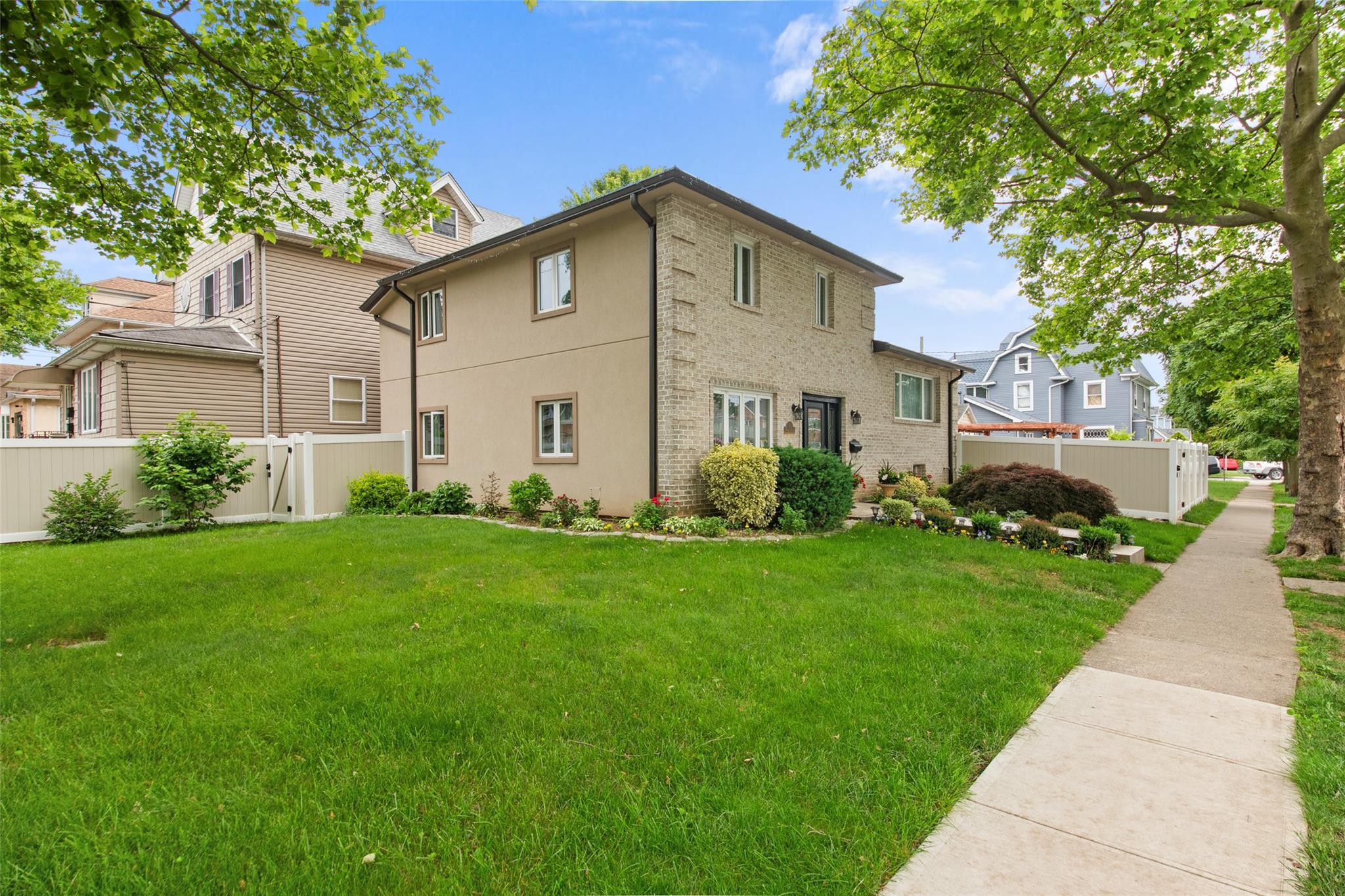 Single Family Henry  Staten Island, NY 10305, MLS-869445-2