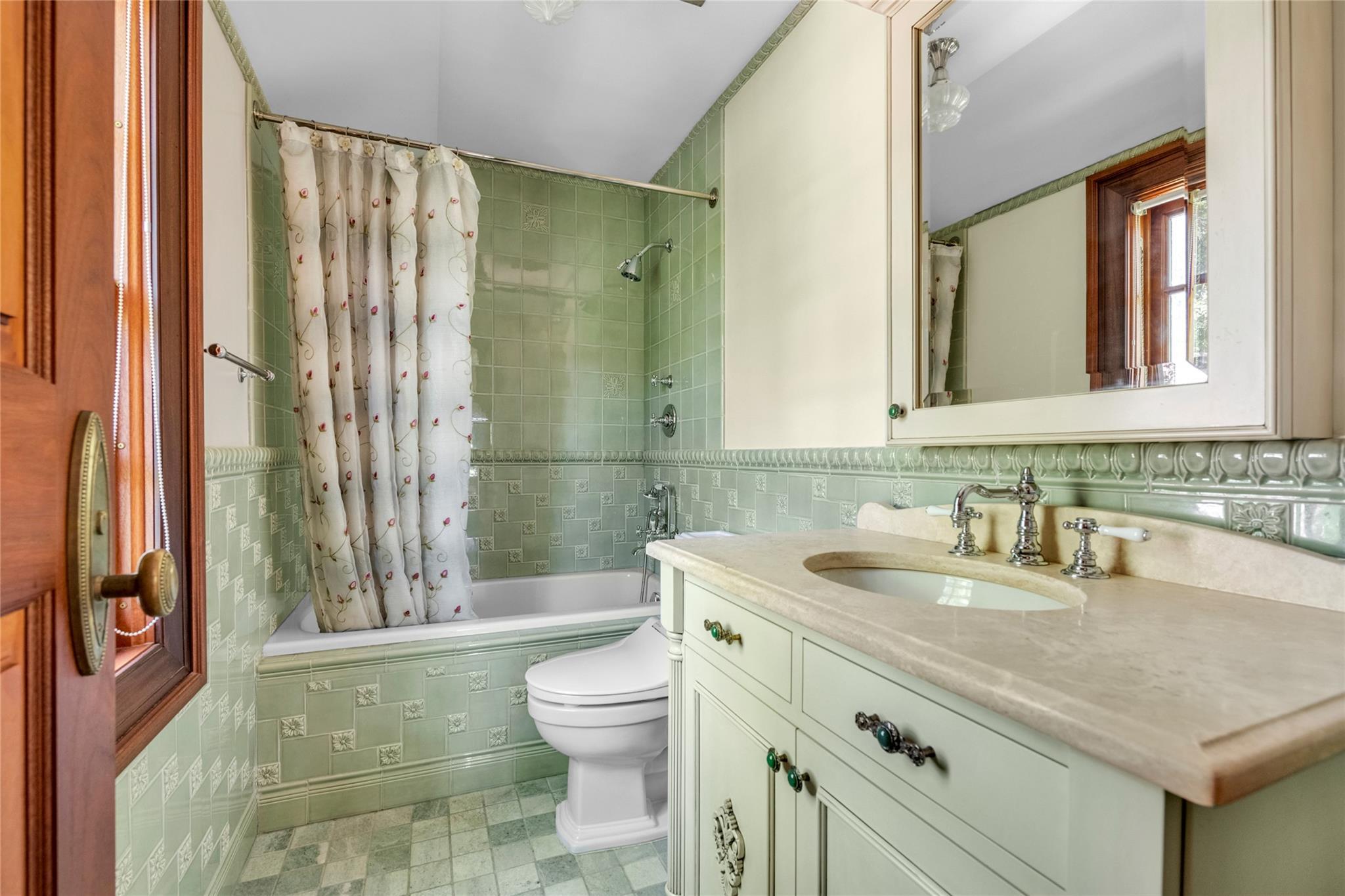 Single Family Reid  Nassau County, NY 11050, MLS-869506-25