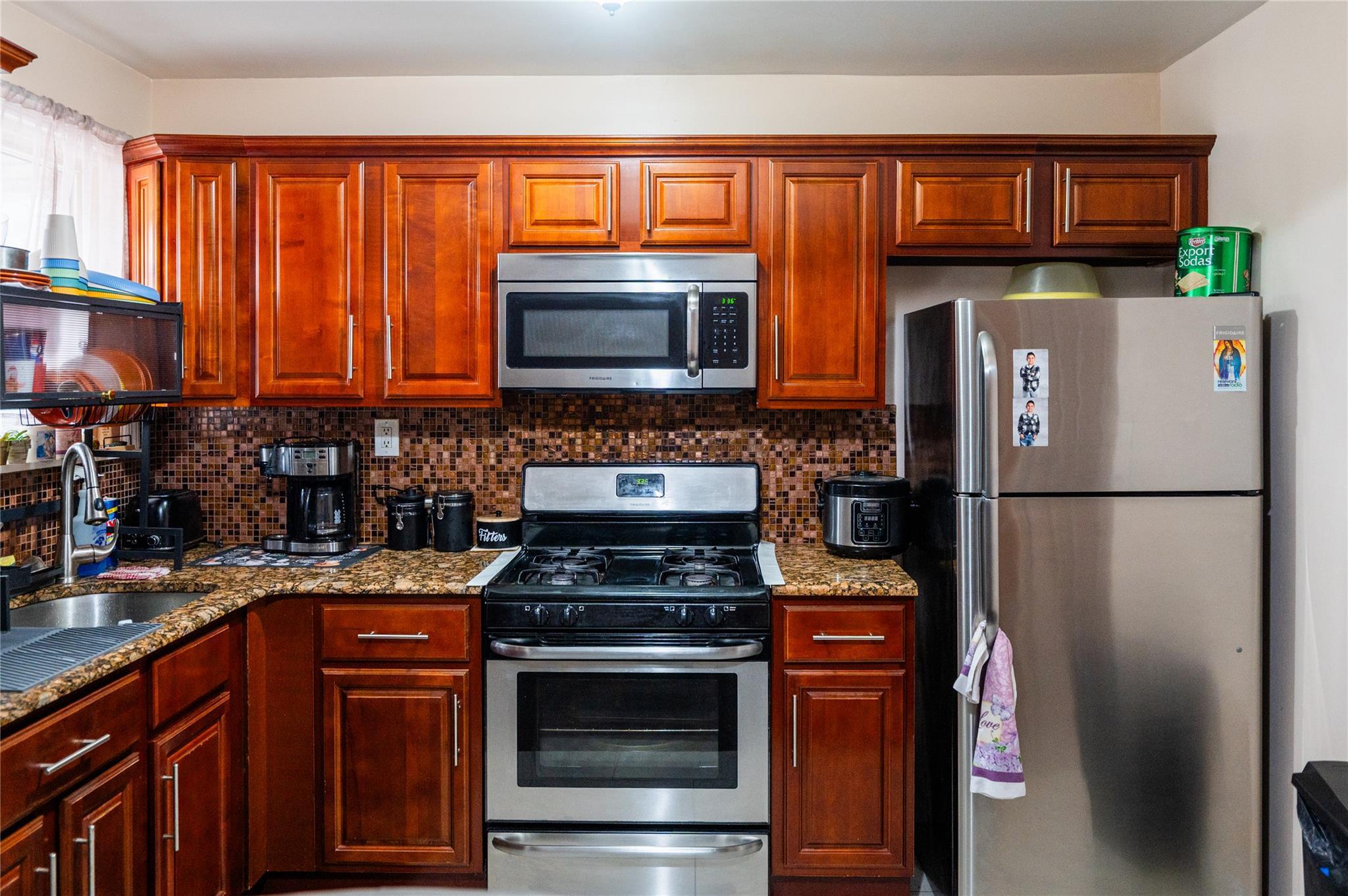 Single Family Adee  Bronx, NY 10469, MLS-869539-10