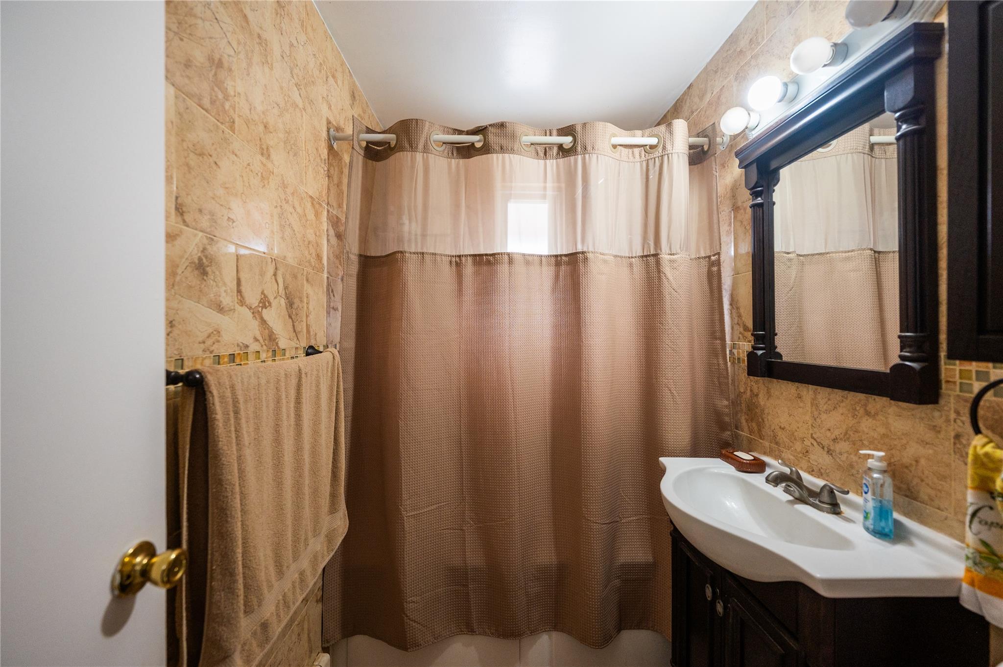 Single Family Adee  Bronx, NY 10469, MLS-869539-11