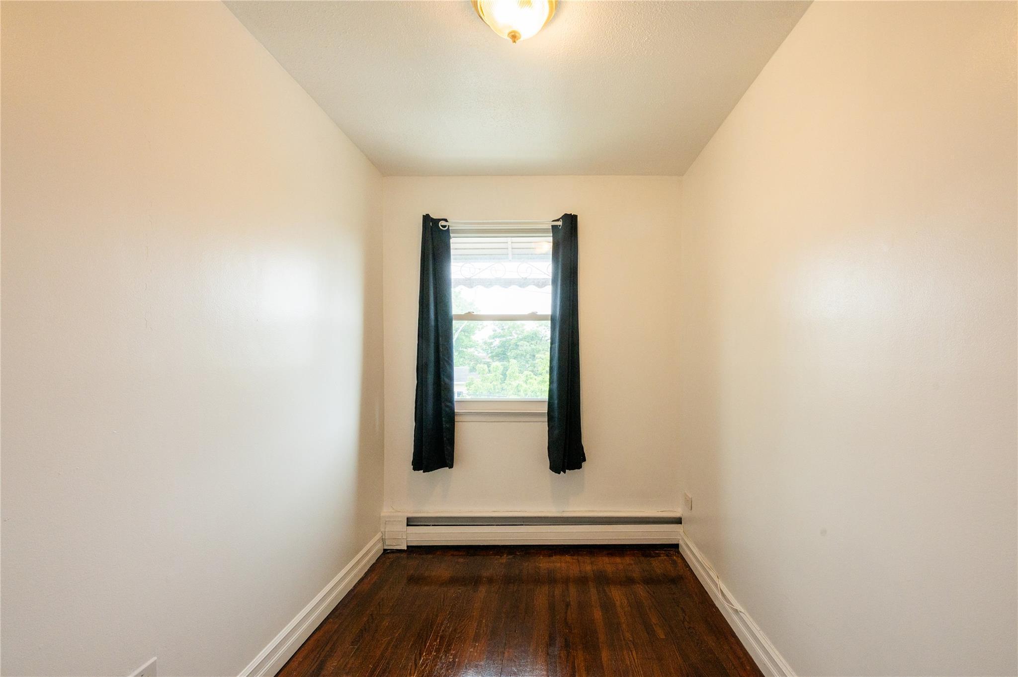 Single Family Adee  Bronx, NY 10469, MLS-869539-21