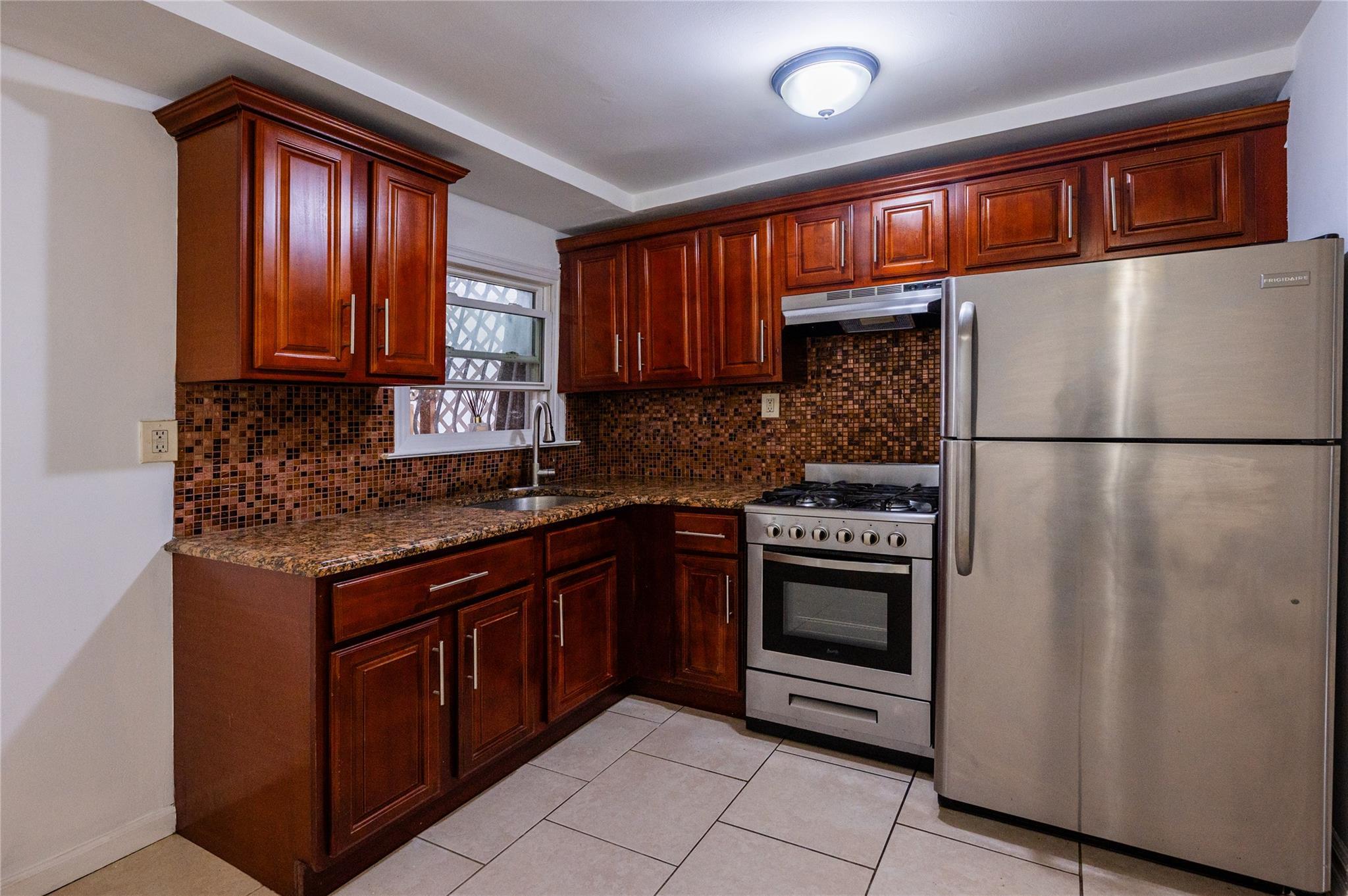 Single Family Adee  Bronx, NY 10469, MLS-869539-24