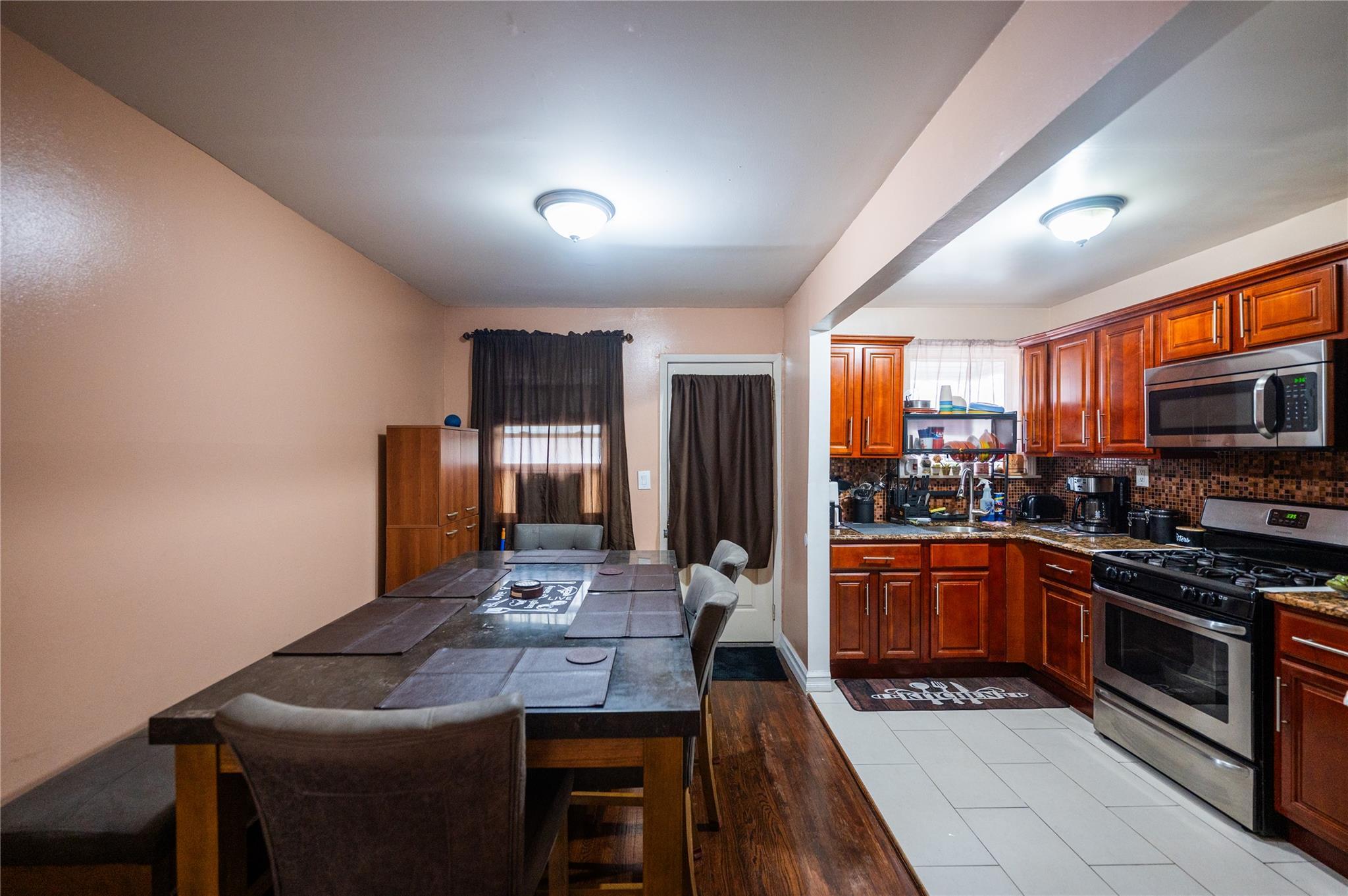 Single Family Adee  Bronx, NY 10469, MLS-869539-8