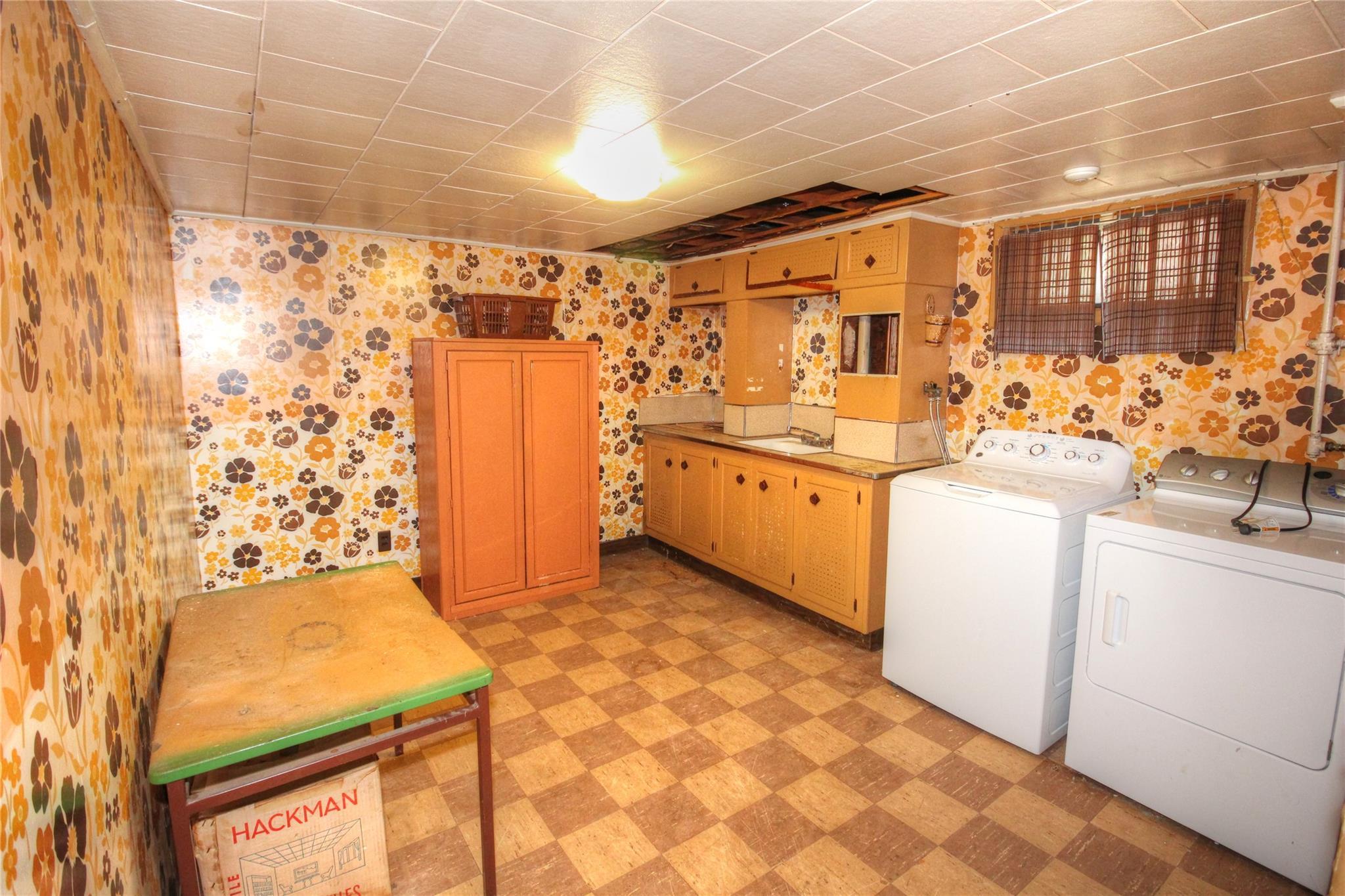 Single Family 237th  Nassau County, NY 11003, MLS-869556-23