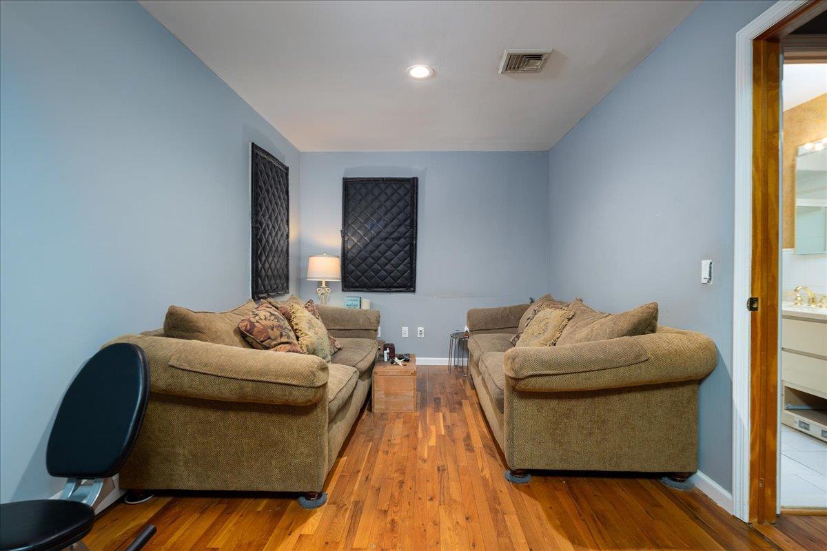 Single Family Powell  Nassau County, NY 11566, MLS-869610-11