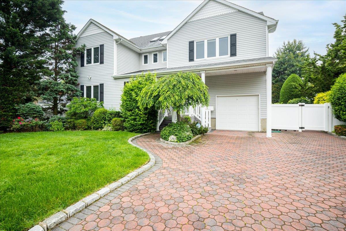 Single Family Powell  Nassau County, NY 11566, MLS-869610-3