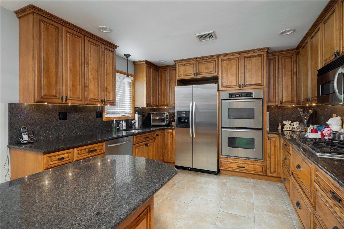 Single Family Powell  Nassau County, NY 11566, MLS-869610-8