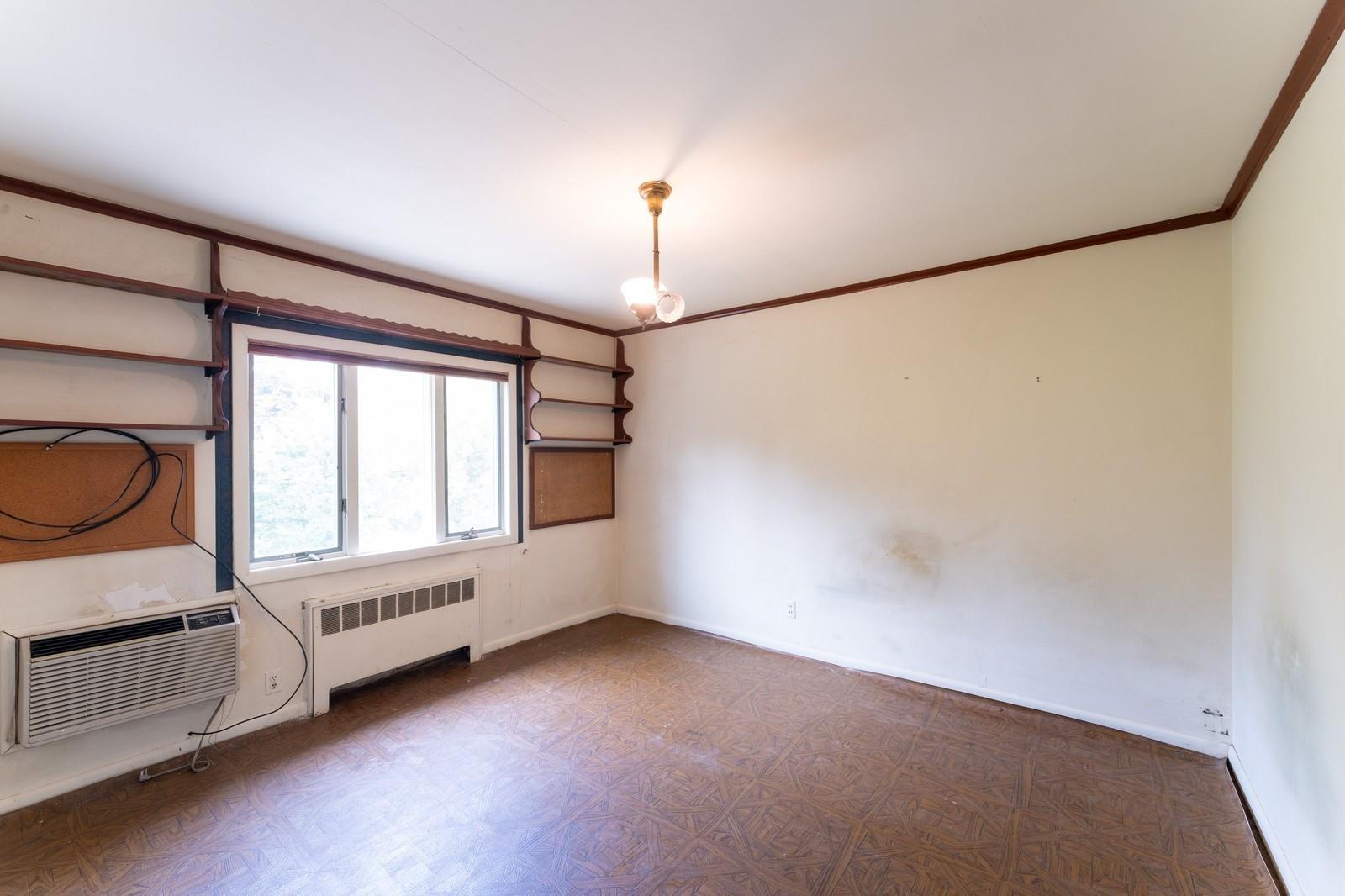 Single Family Longview  Nassau County, NY 11581, MLS-869635-16