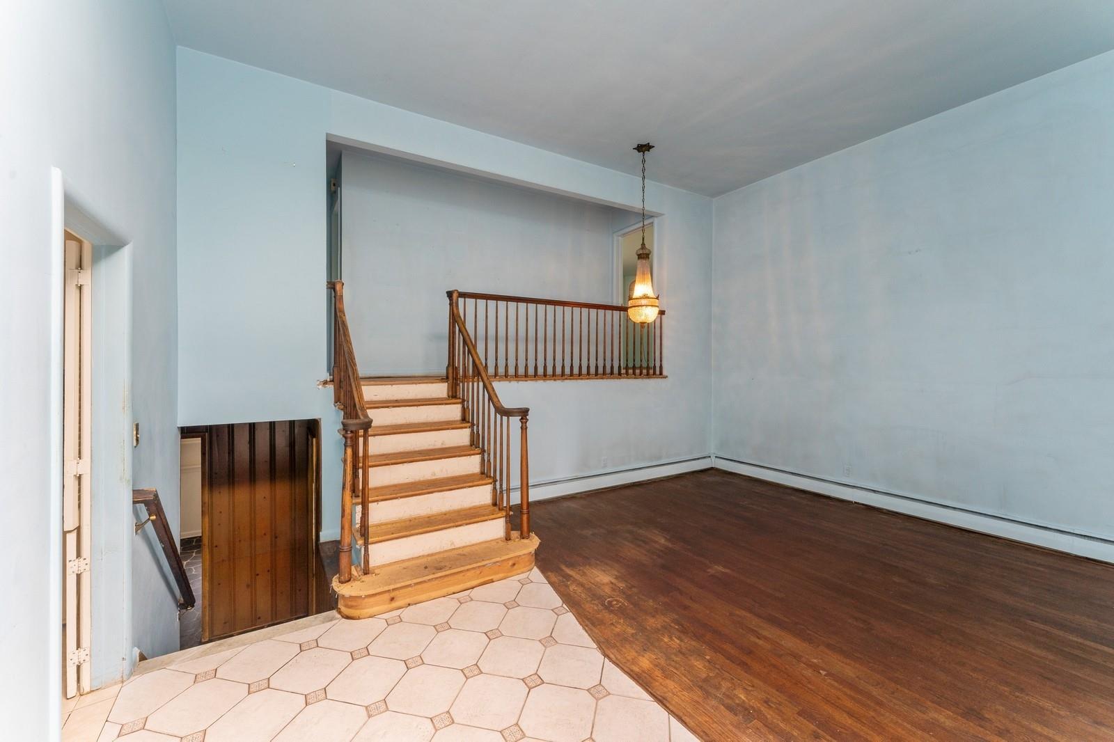 Single Family Longview  Nassau County, NY 11581, MLS-869635-5