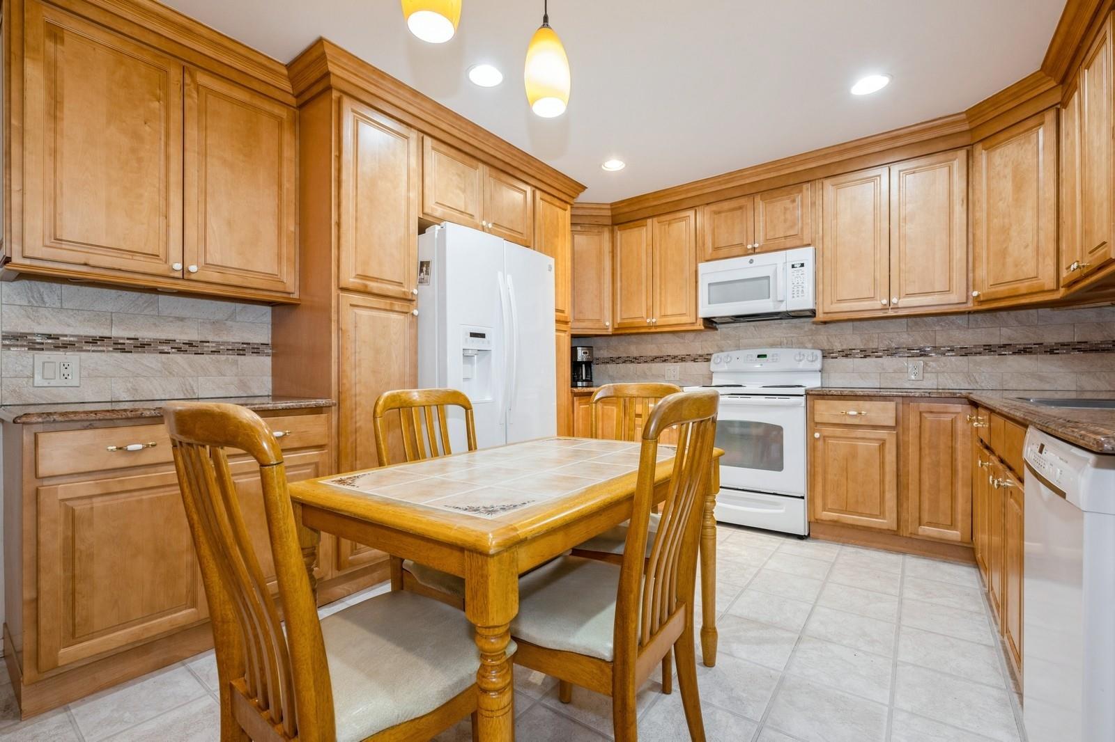 Single Family Northview  Nassau County, NY 11793, MLS-869643-6