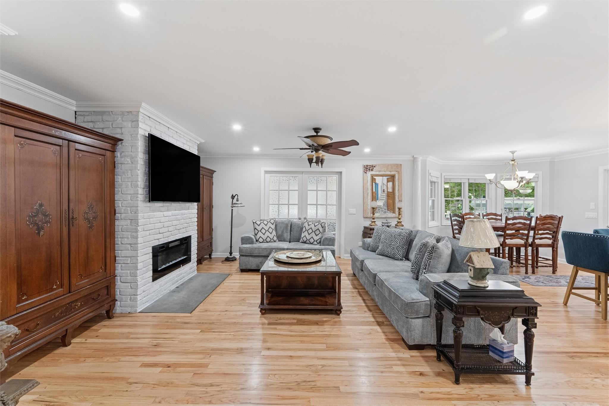 Single Family Royal  Suffolk County, NY 11901, MLS-869667-10