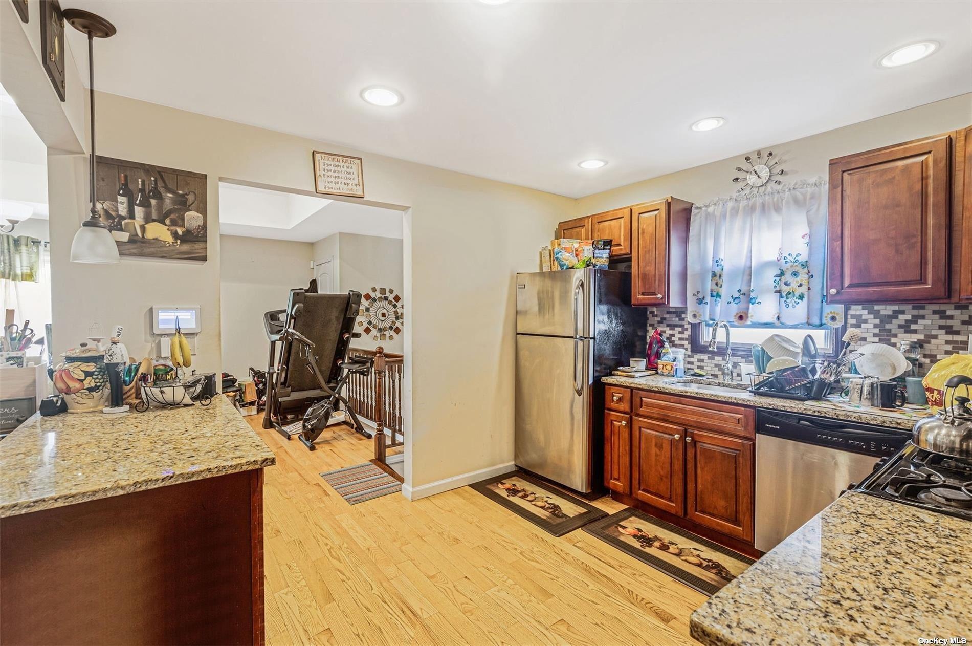 Single Family Edgewood  Queens, NY 11413, MLS-869687-12
