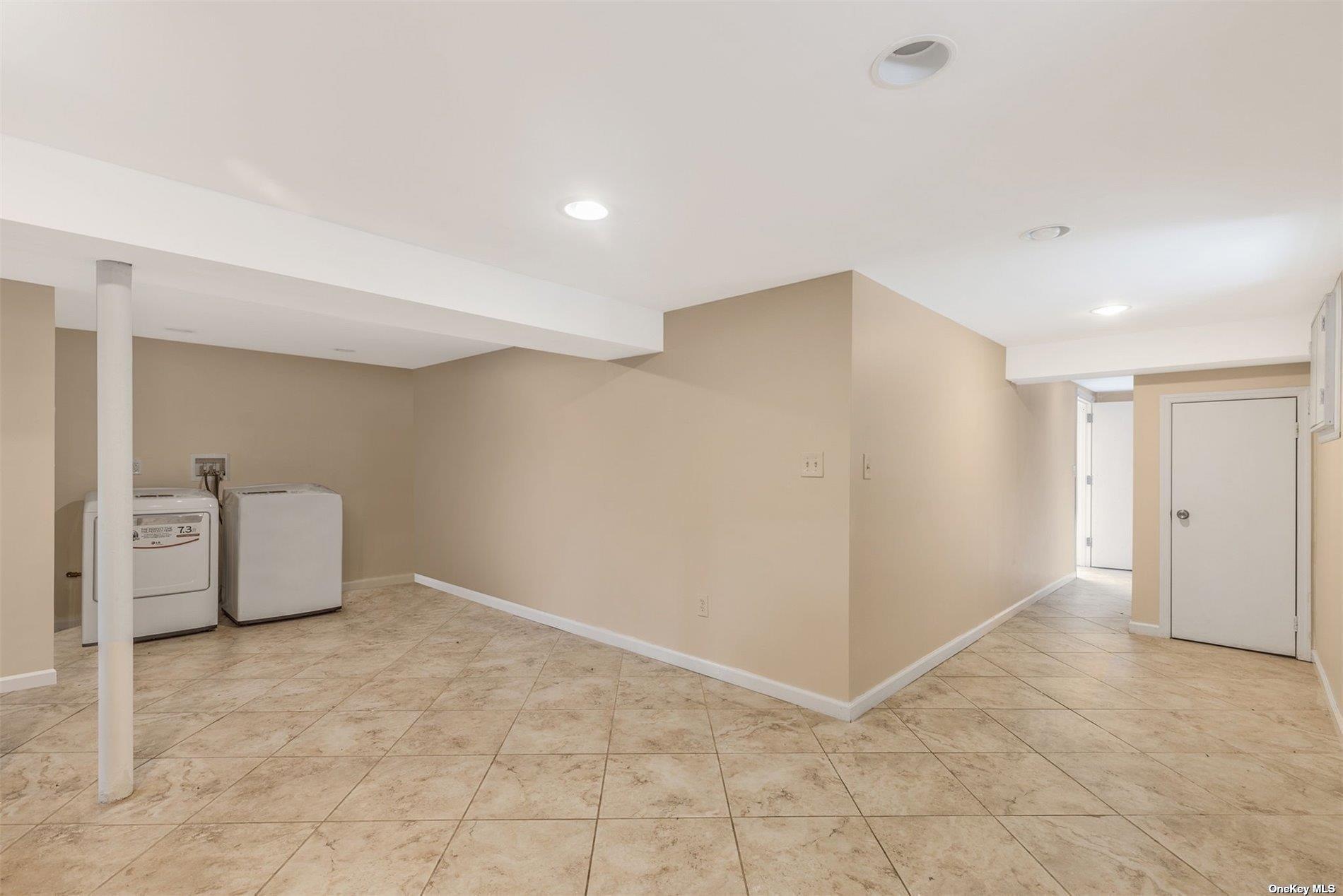 Single Family Edgewood  Queens, NY 11413, MLS-869687-18