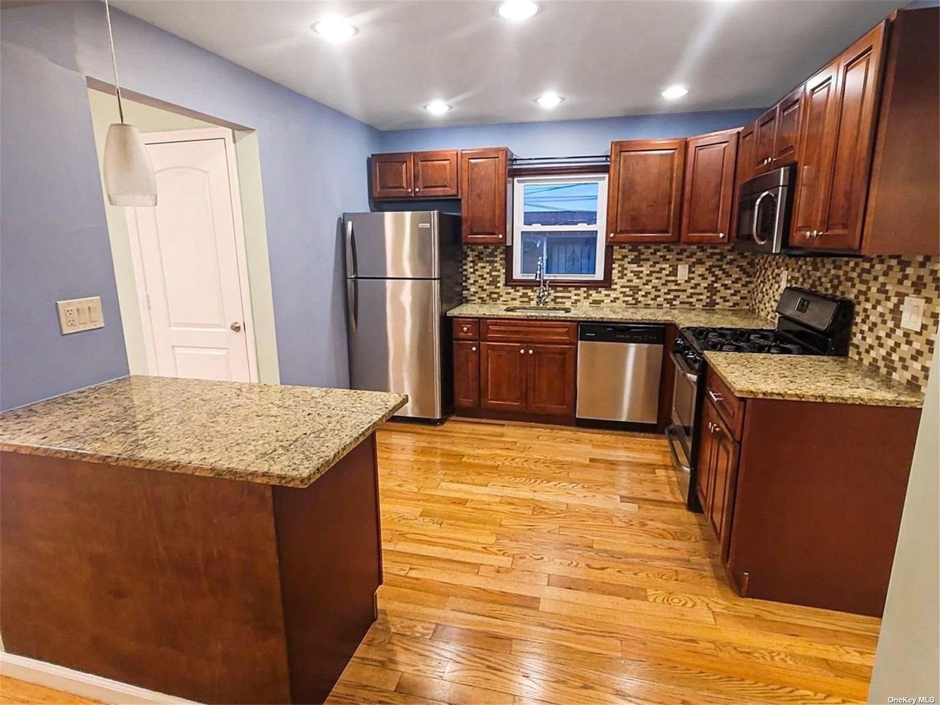 Single Family Edgewood  Queens, NY 11413, MLS-869687-3