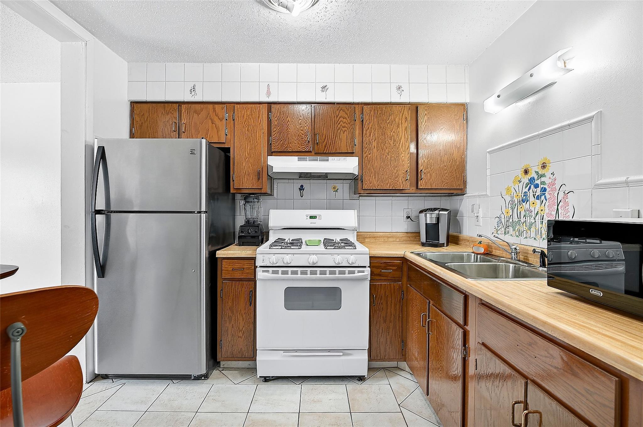 Single Family Caesar  Bronx, NY 10473, MLS-869715-4
