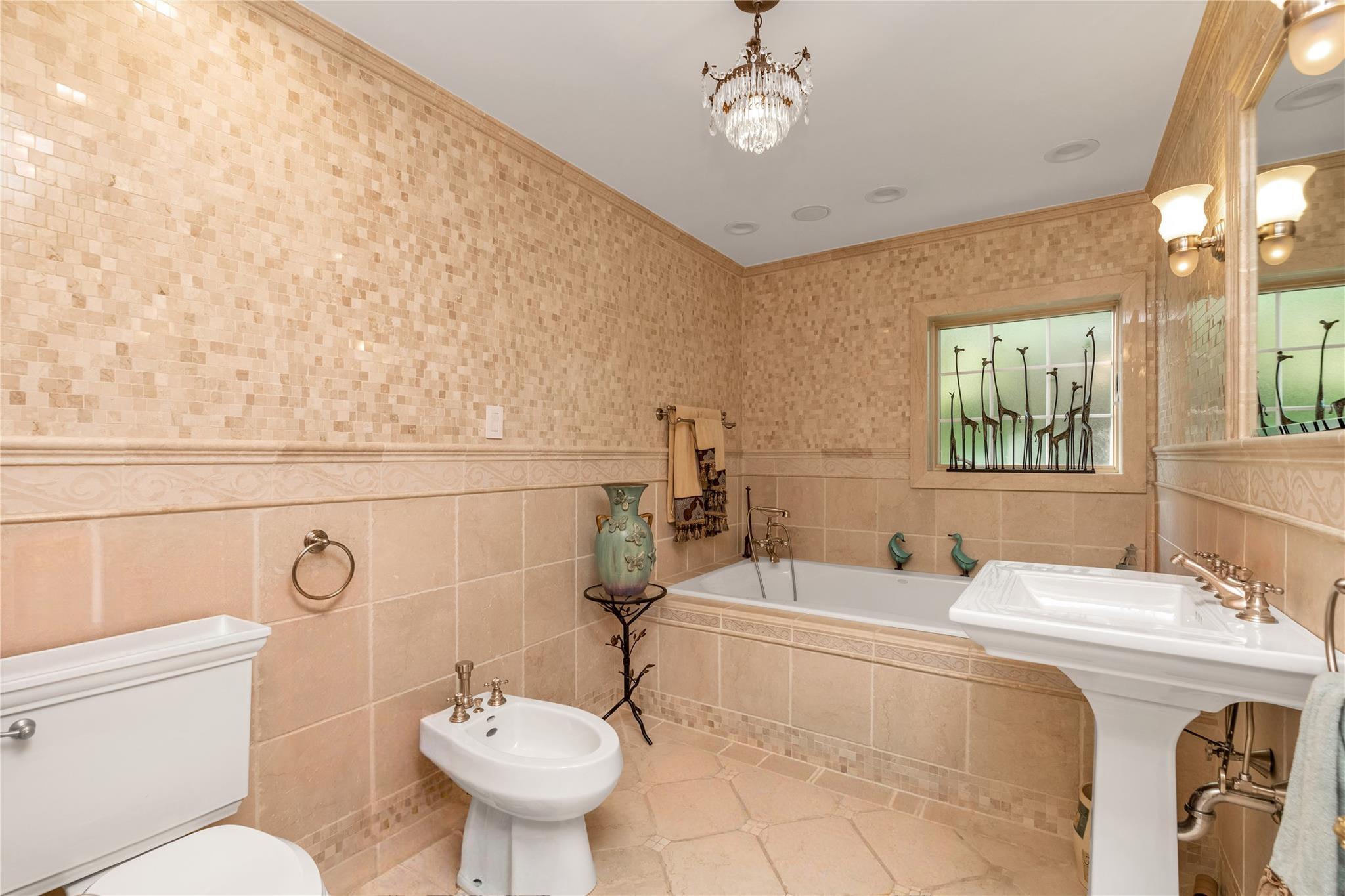 Single Family Kearney  Bronx, NY 10465, MLS-869733-22