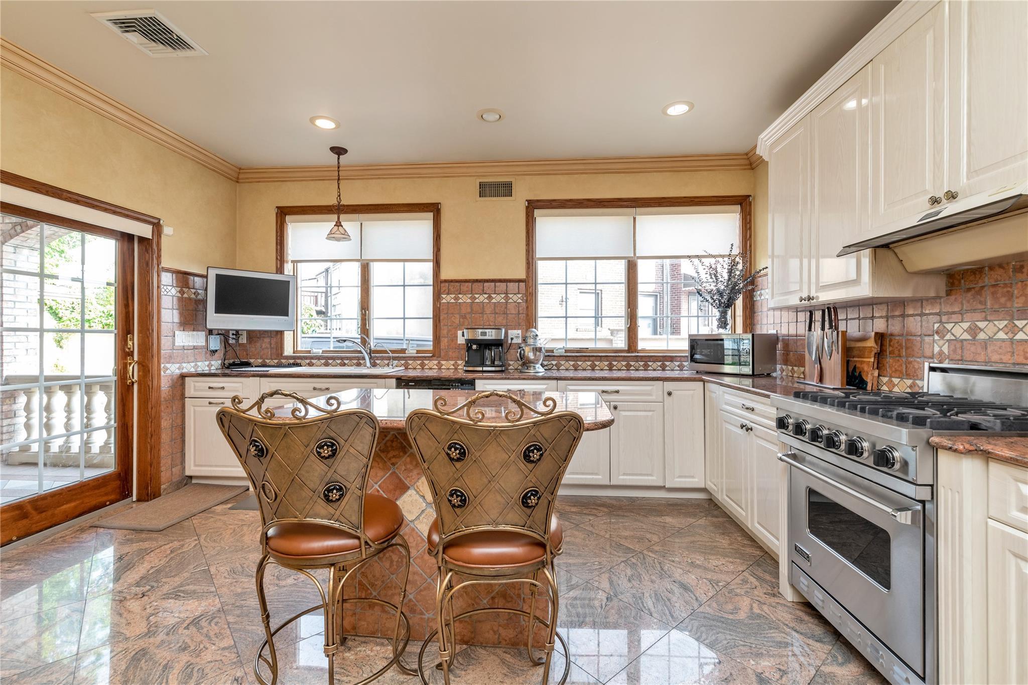 Single Family Kearney  Bronx, NY 10465, MLS-869733-4
