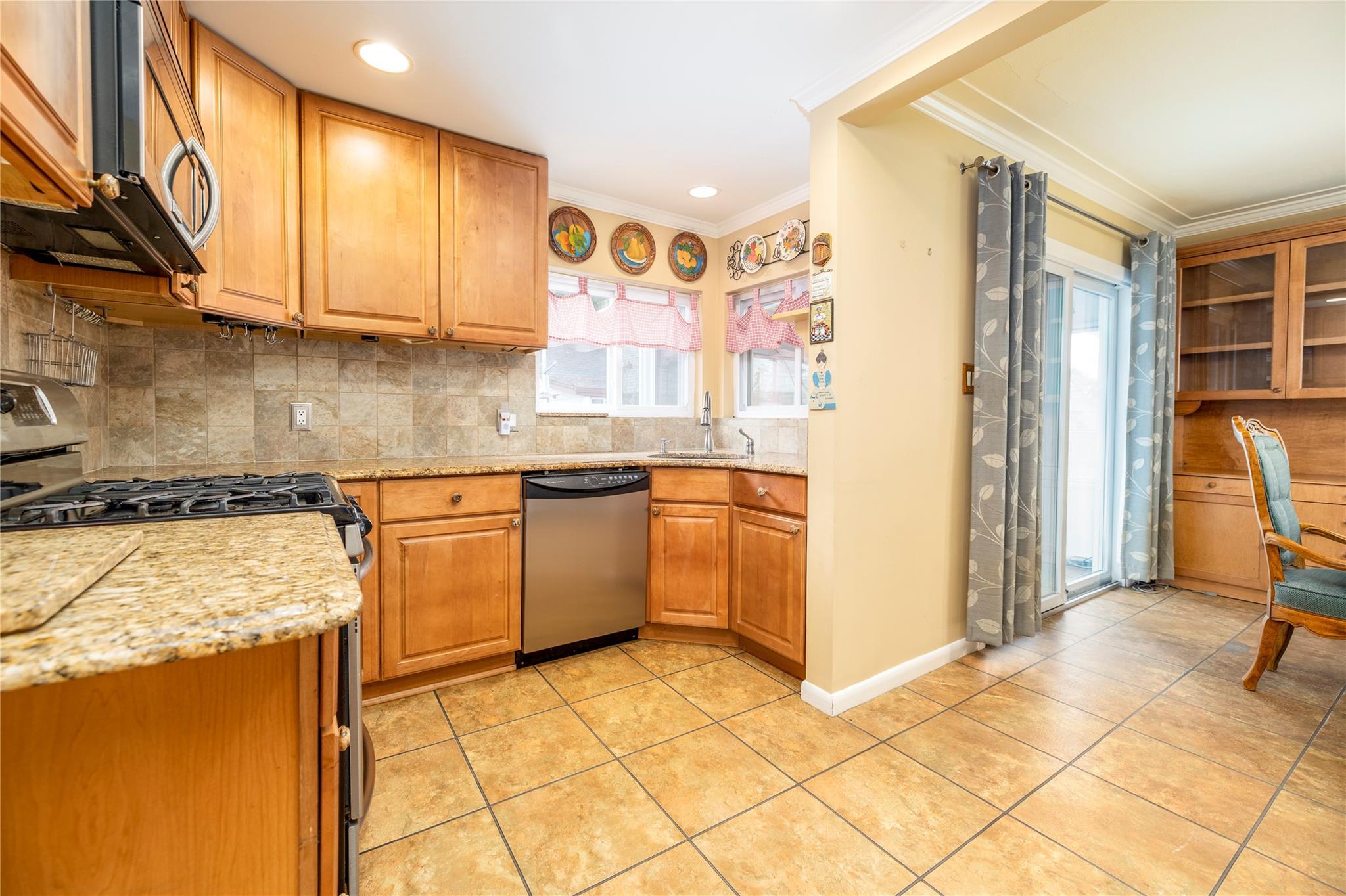 Single Family 215th  Queens, NY 11428, MLS-869762-17