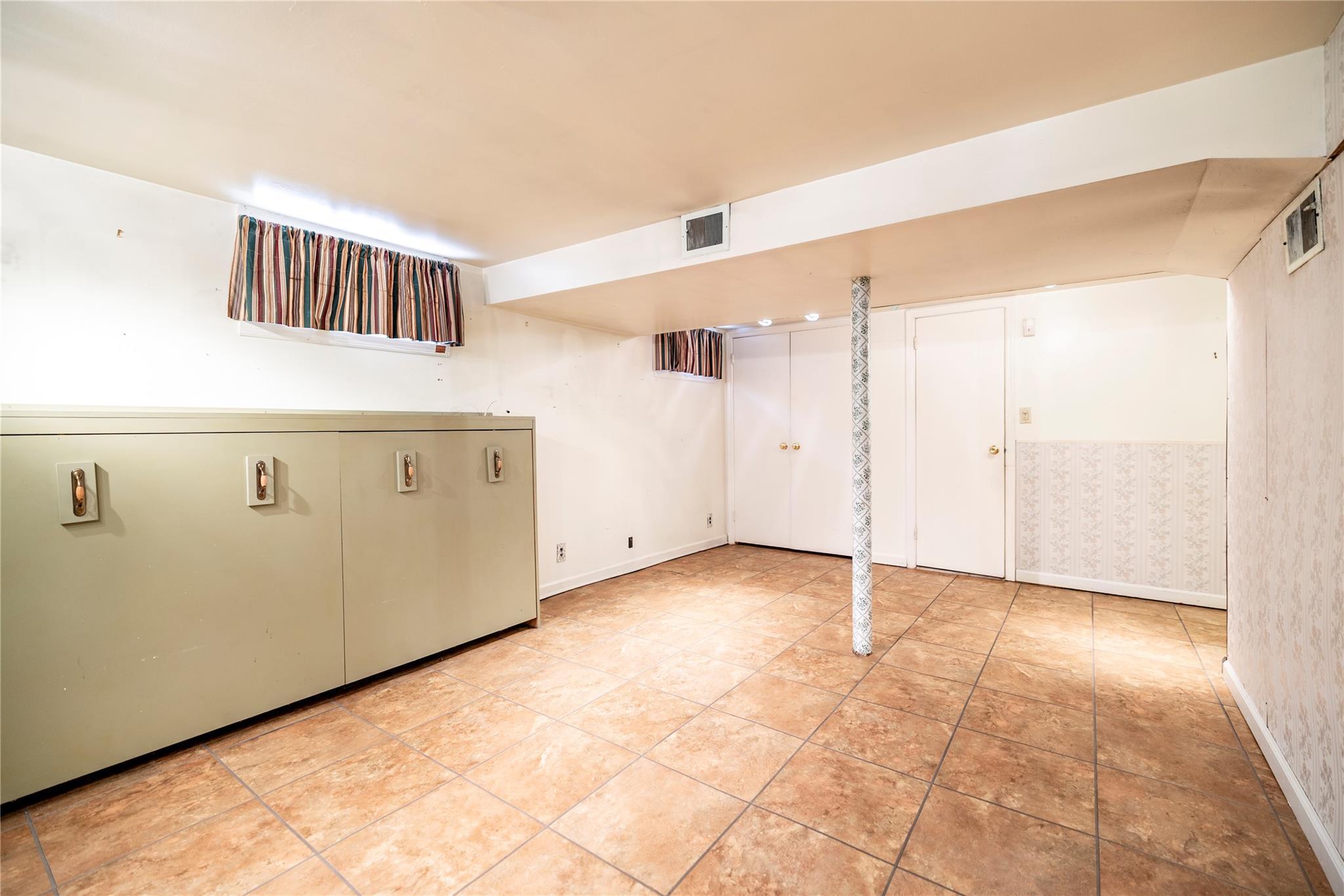 Single Family 215th  Queens, NY 11428, MLS-869762-21