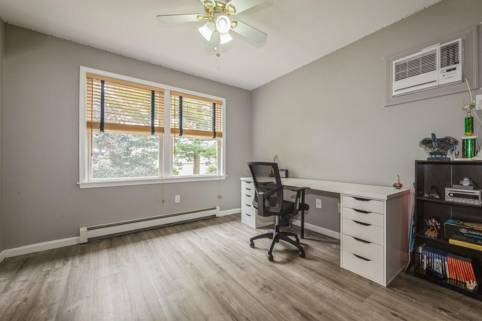 Single Family Miles  Nassau County, NY 11507, MLS-869770-15