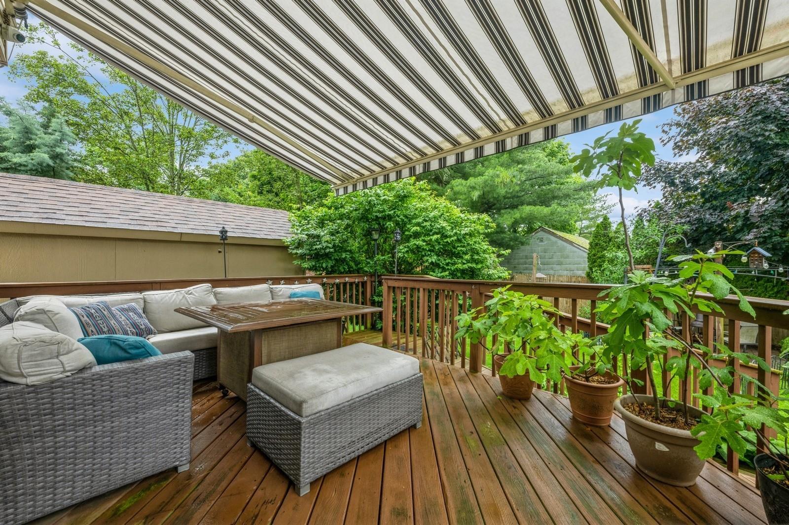 Single Family Miles  Nassau County, NY 11507, MLS-869770-23