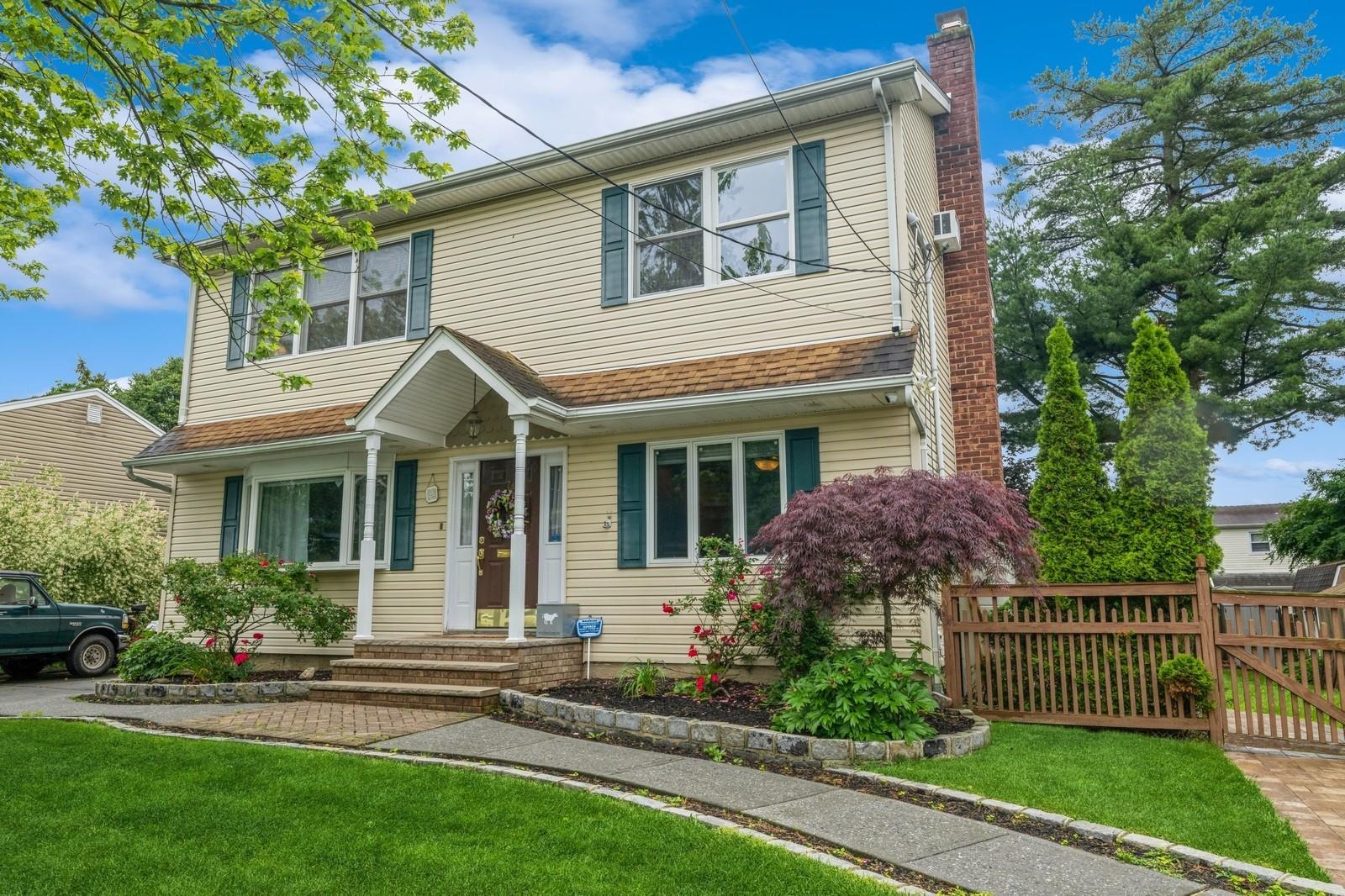 Single Family Miles  Nassau County, NY 11507, MLS-869770-3