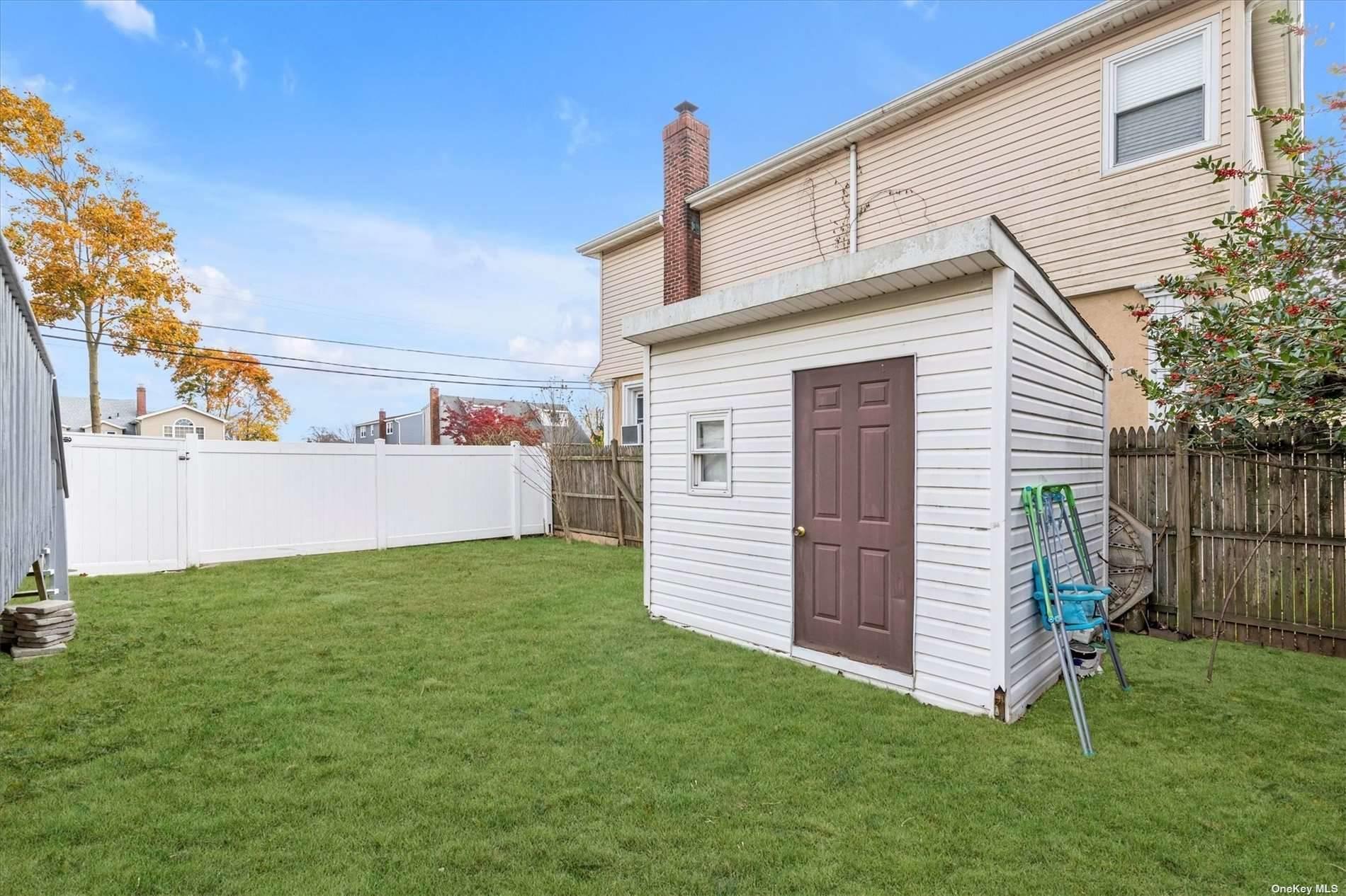 Single Family Lefferts  Nassau County, NY 11710, MLS-869805-21