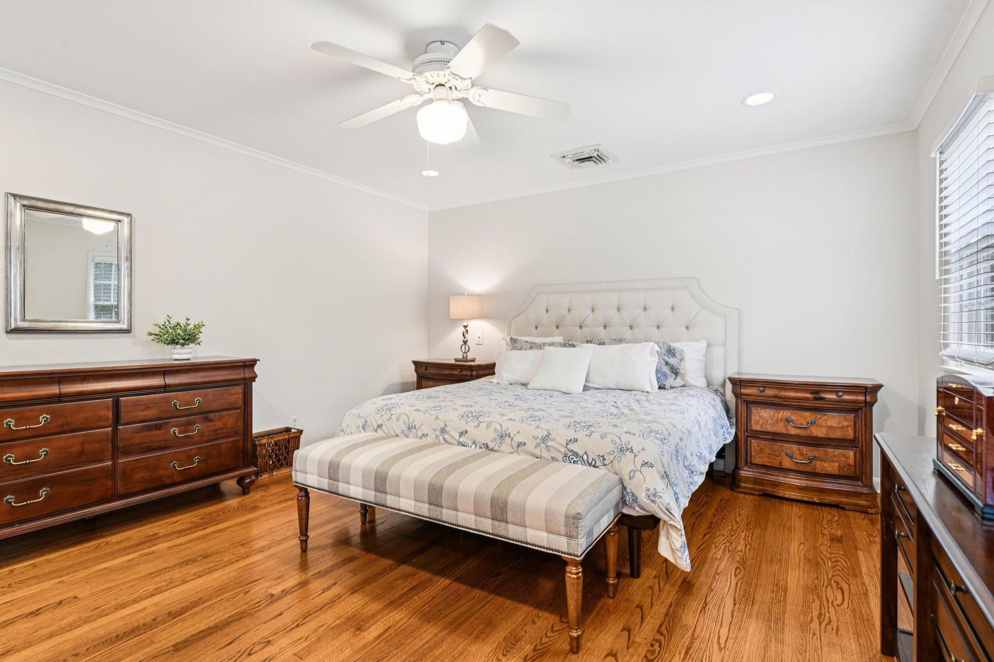 Single Family Whitehall  Nassau County, NY 11530, MLS-869809-11