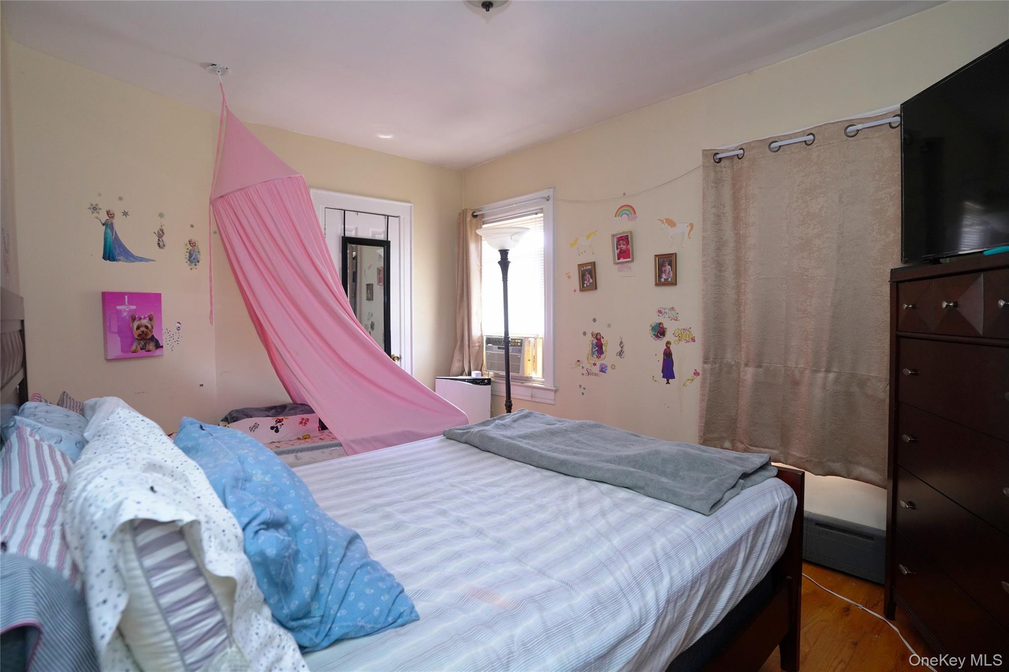 Single Family 91  Queens, NY 11421, MLS-869822-32