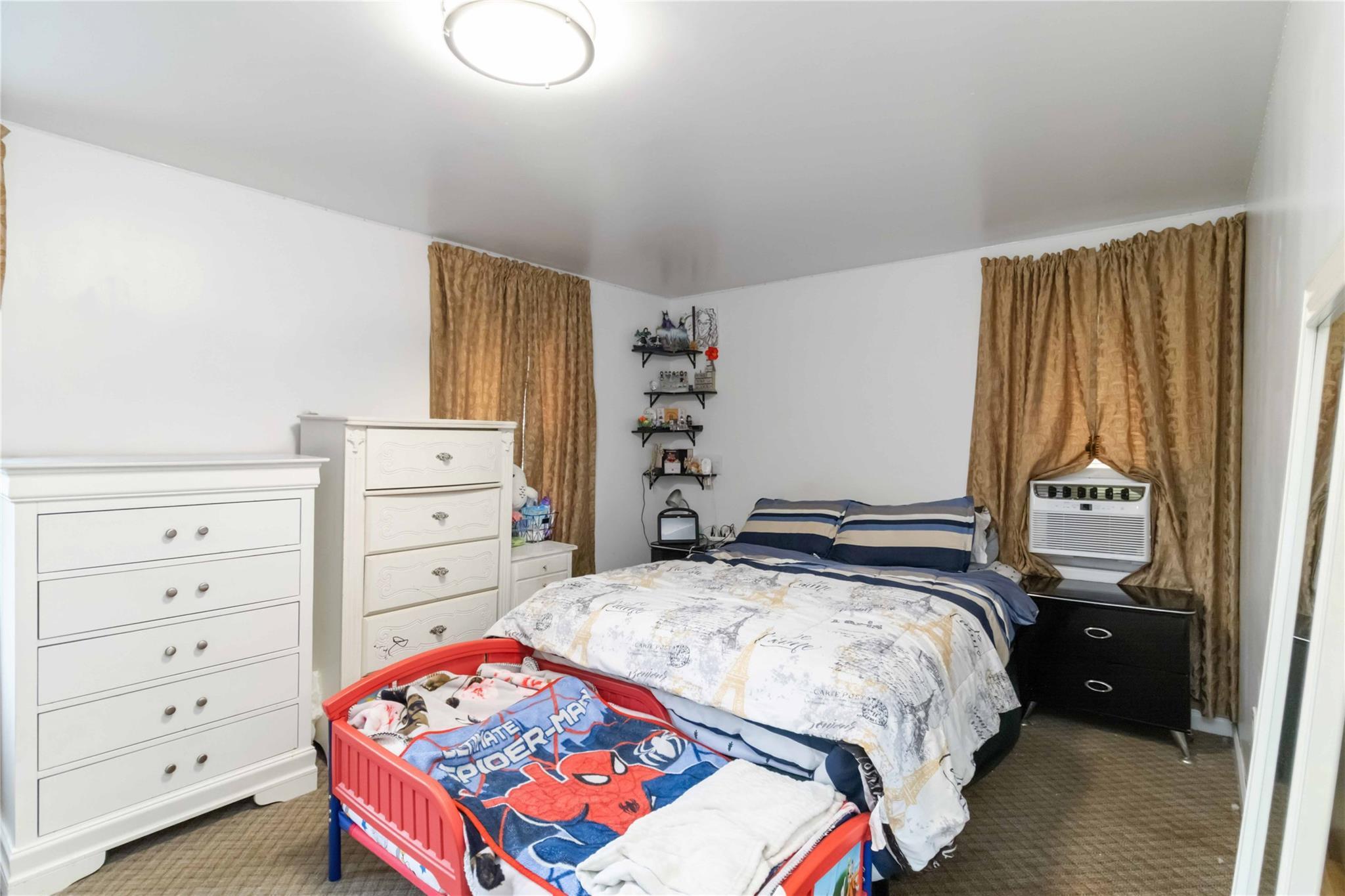 Single Family 175th  Queens, NY 11434, MLS-869846-21