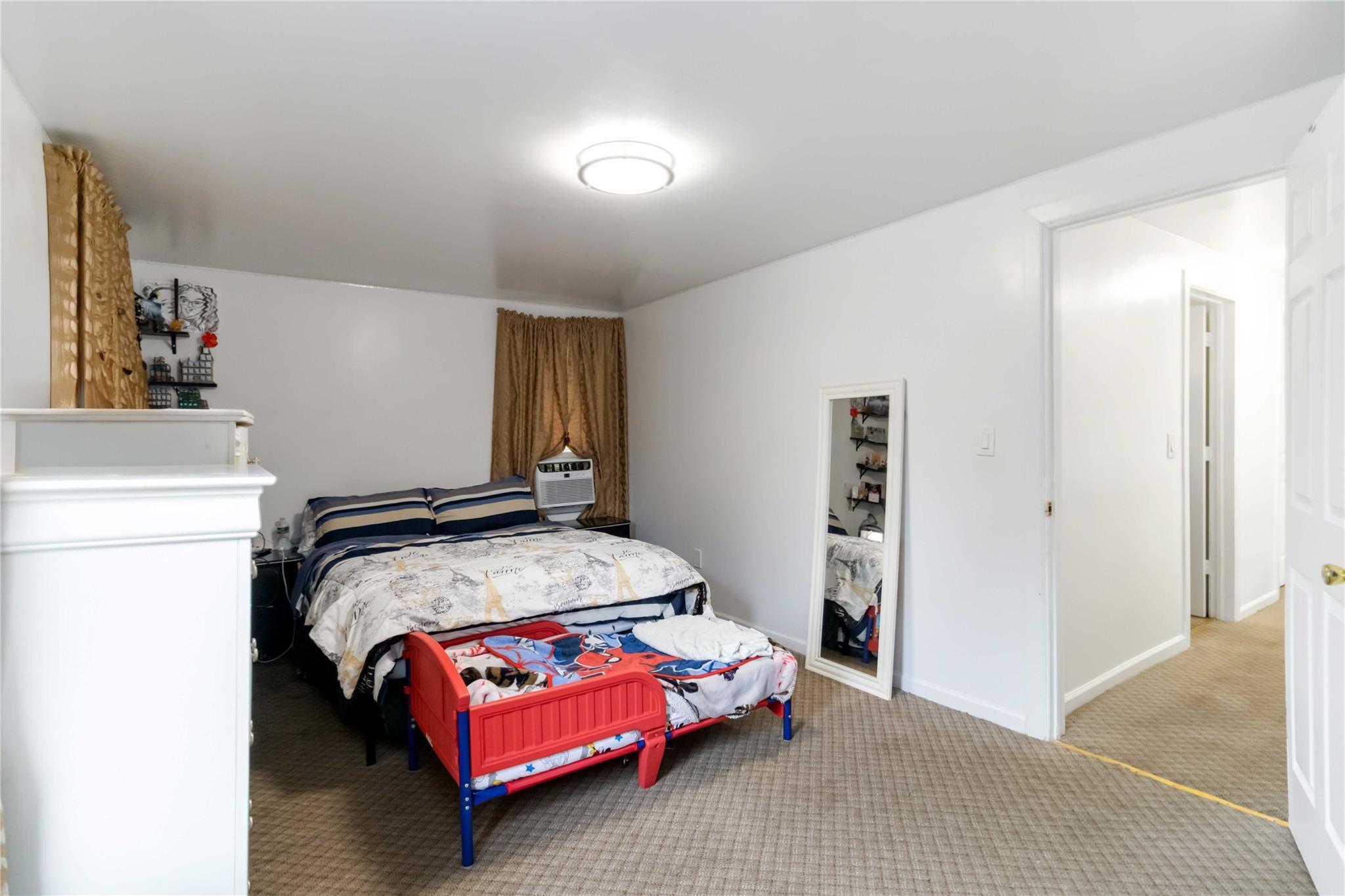 Single Family 175th  Queens, NY 11434, MLS-869846-22