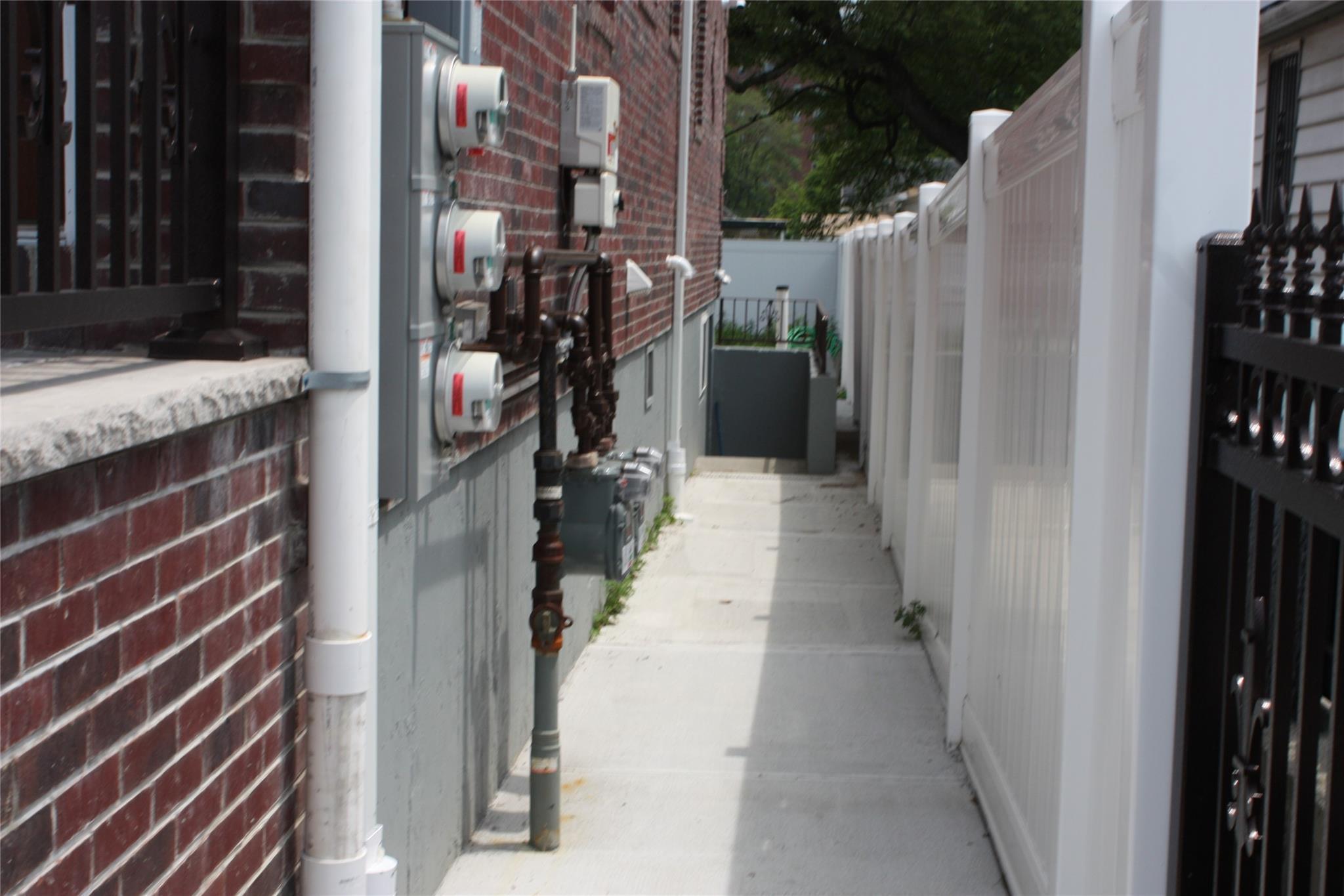 Single Family 115th  Queens, NY 11434, MLS-869866-24