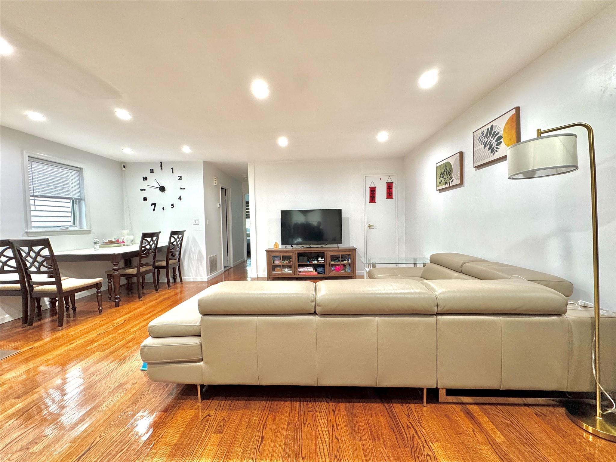 Single Family 45th  Queens, NY 11361, MLS-871876-2