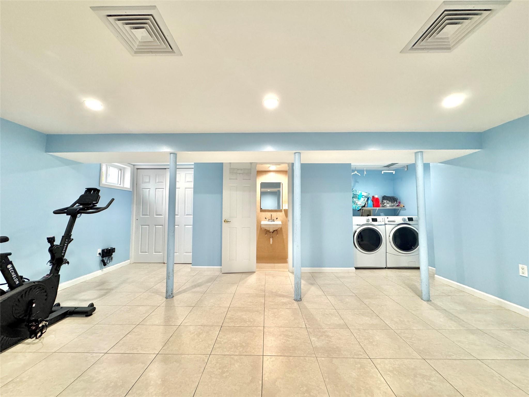 Single Family 45th  Queens, NY 11361, MLS-871876-8