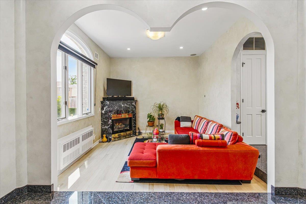Single Family 14th  Queens, NY 11357, MLS-871877-11