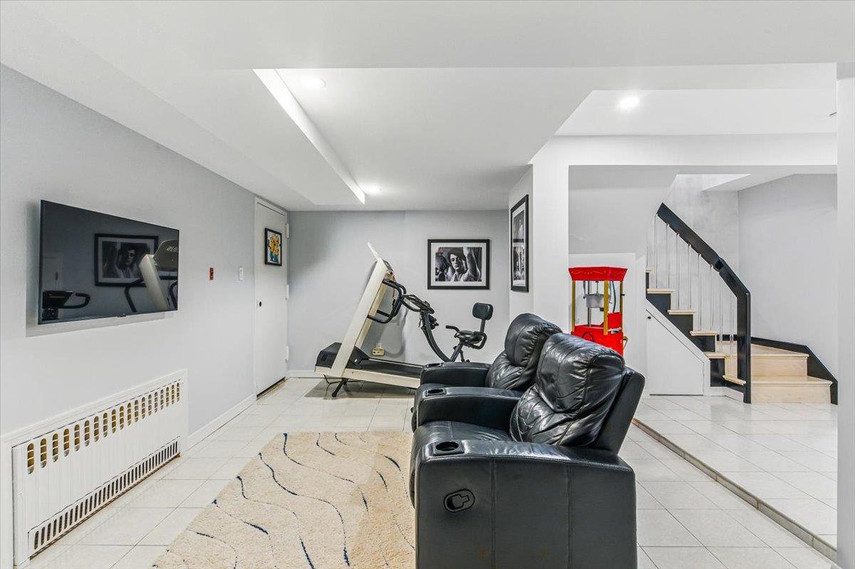 Single Family 14th  Queens, NY 11357, MLS-871877-15