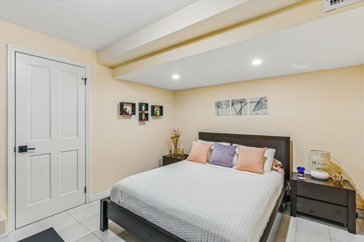 Single Family 14th  Queens, NY 11357, MLS-871877-21
