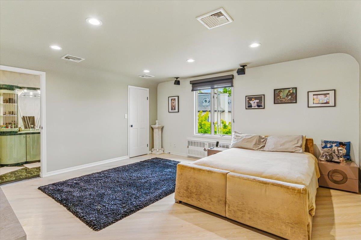 Single Family 14th  Queens, NY 11357, MLS-871877-29