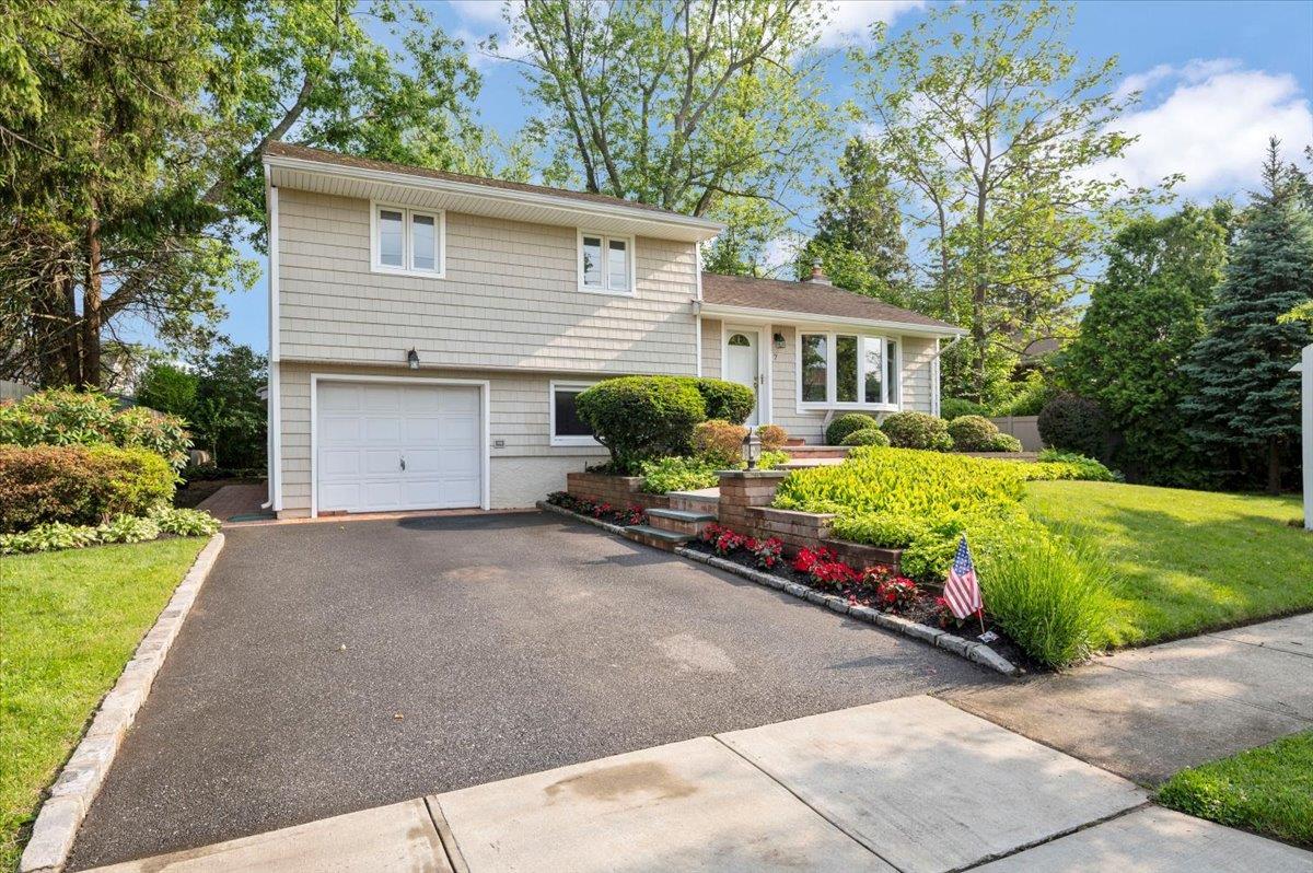 Single Family Knoll  Nassau County, NY 11753, MLS-871900-2