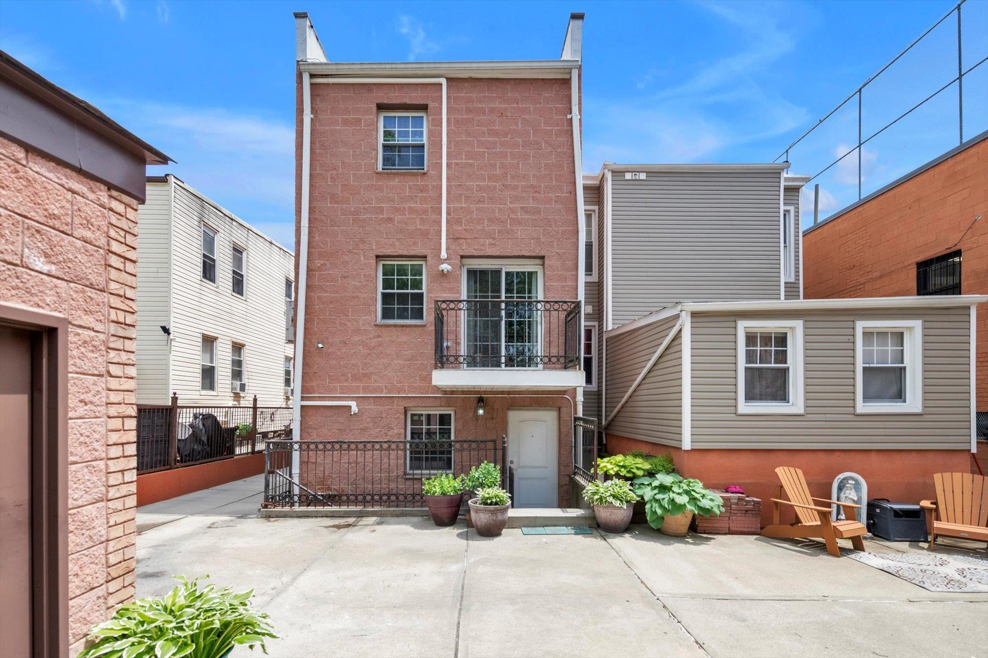 Single Family Milford  Brooklyn, NY 11208, MLS-871914-23