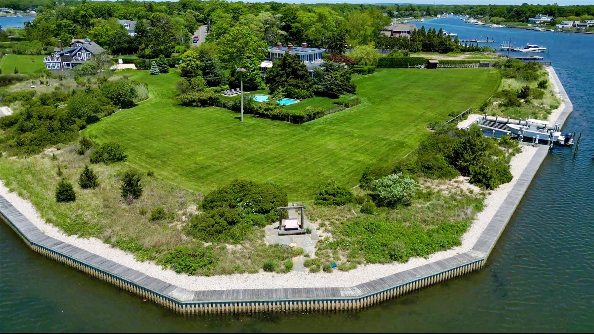 Single Family Senix  Suffolk County, NY 11934, MLS-871917-37
