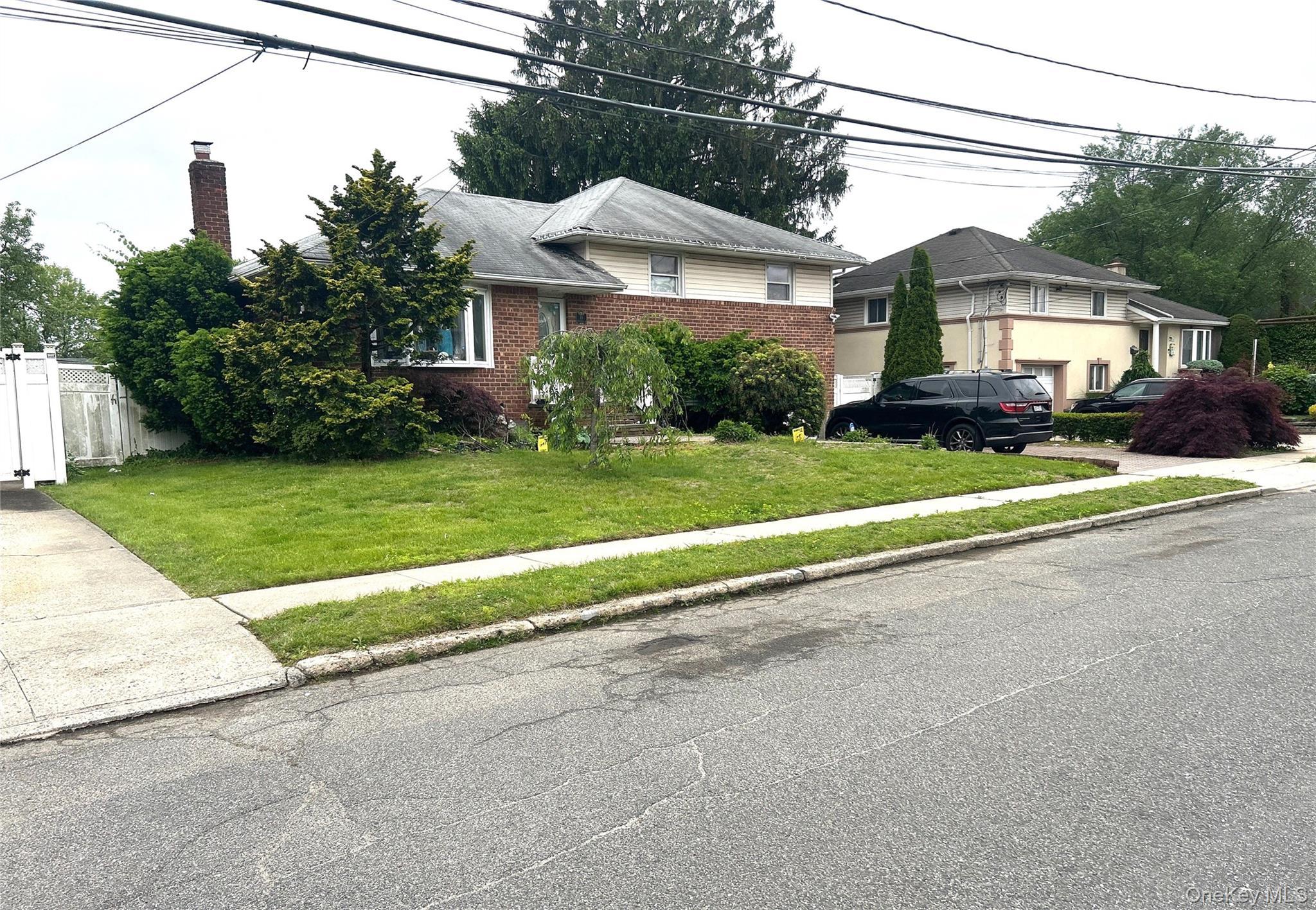 Single Family Berryhill Nassau County, NY 11714, MLS-871936-2
