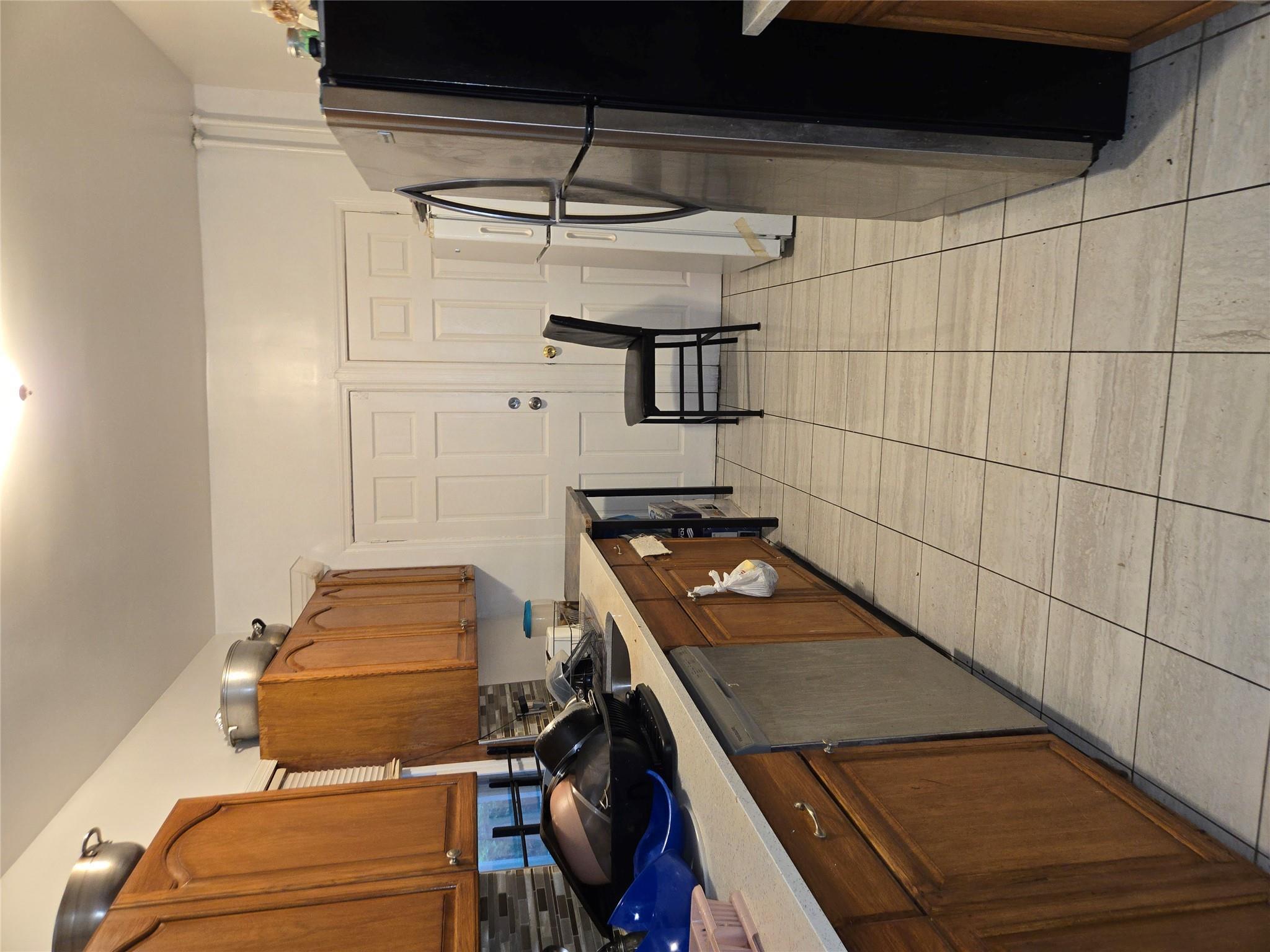 Single Family 218th  Bronx, NY 10467, MLS-871940-4